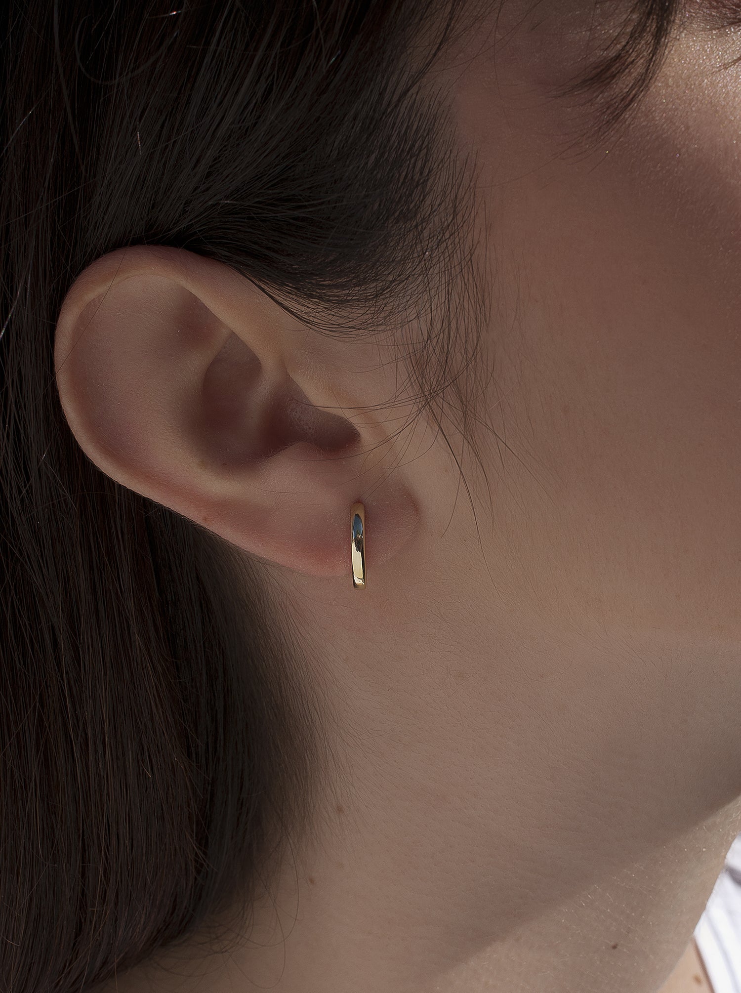 Pendientes aro de plata bañada en oro diseño mini ovalado