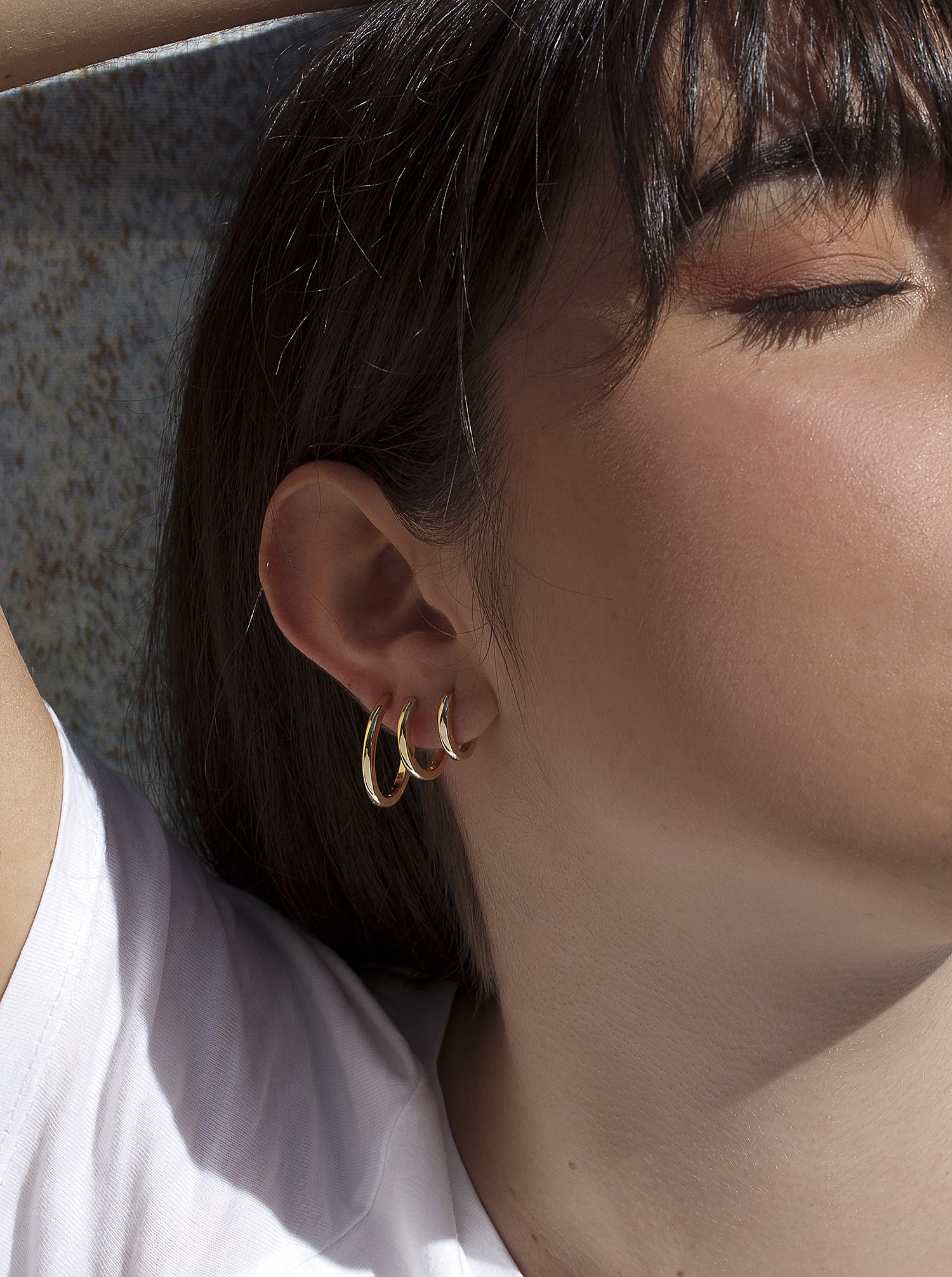 Pendientes aro de plata bañada en oro diseño mini ovalado