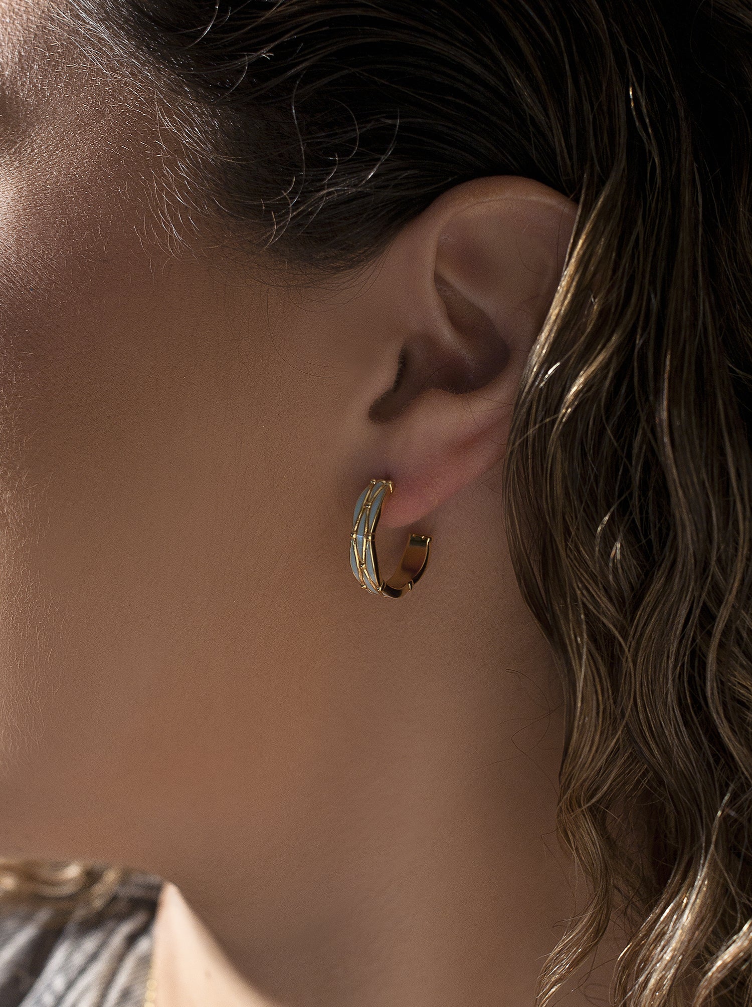 Pendientes aro de plata diseño esmalte turquesa