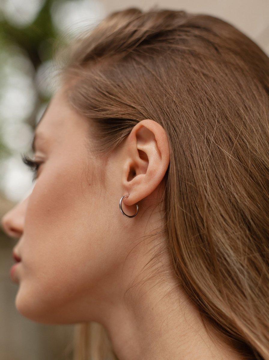 Pendientes aro de plata pequeños muy finos y elegantes