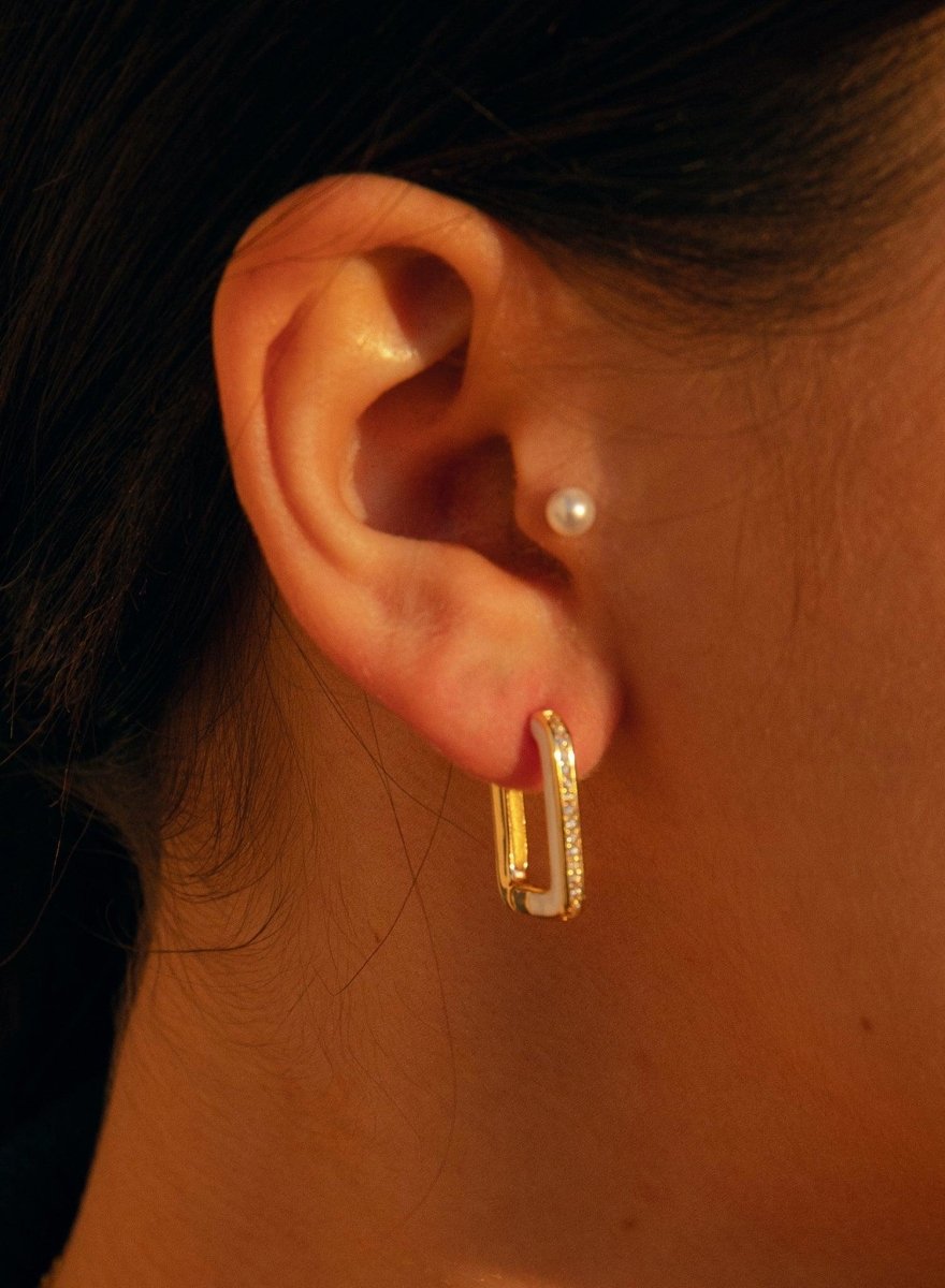 Pendientes aro esmalte en plata diseño cuadrado blanco-LINEARGENT