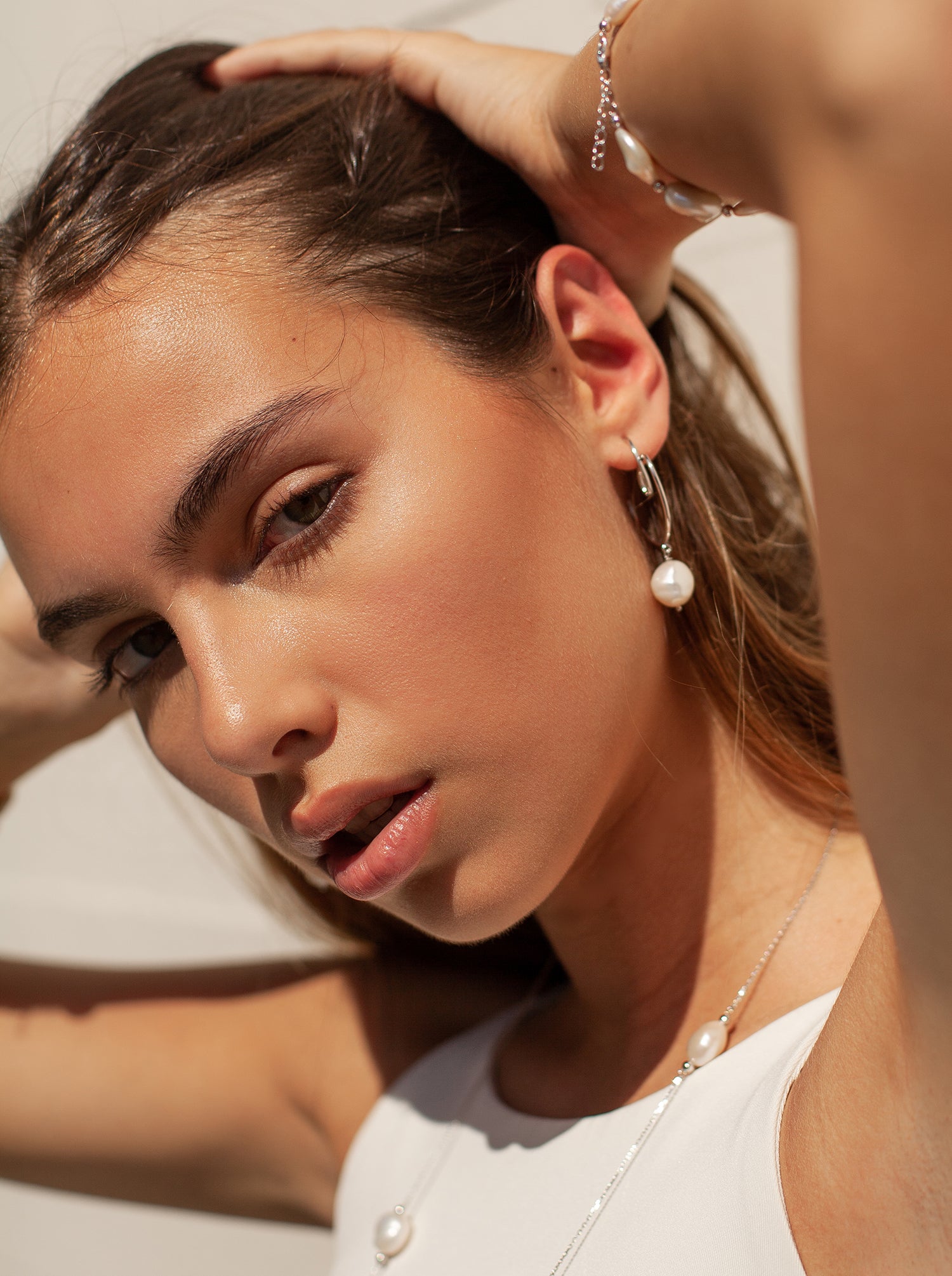 Pendientes aro irregulares con perla irregular de plata