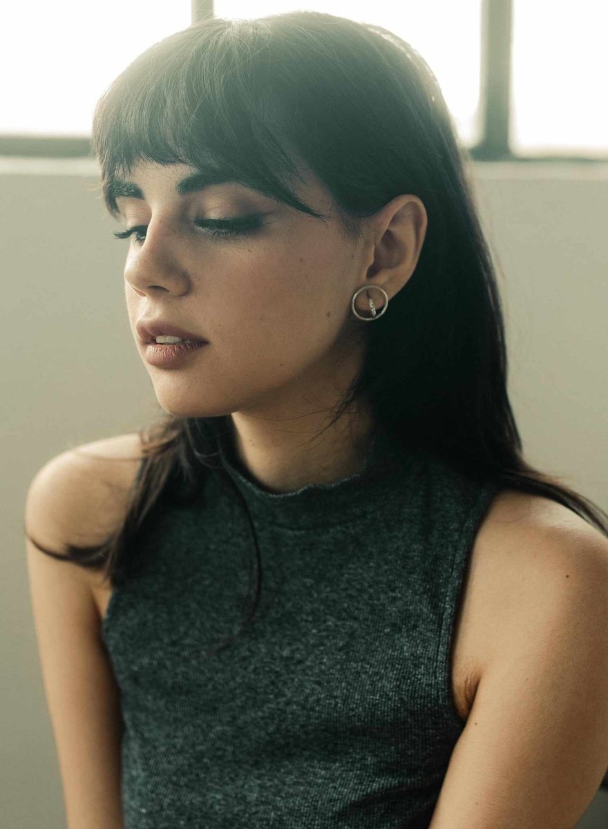 Pendientes aro originales diseño doble aro cruzado y circonitas