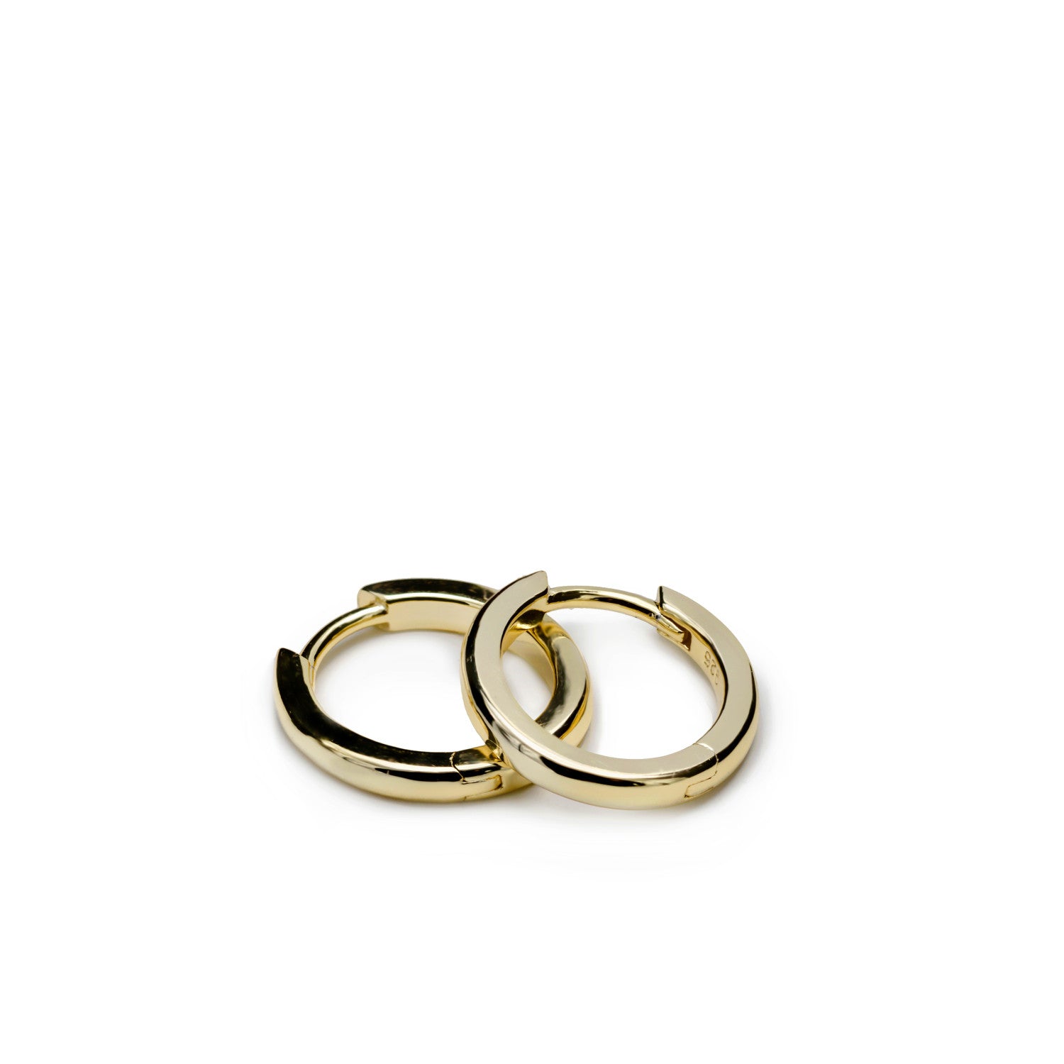 Pendientes aro pequeños de plata bañada en oro diseño ovalado-LINEARGENT