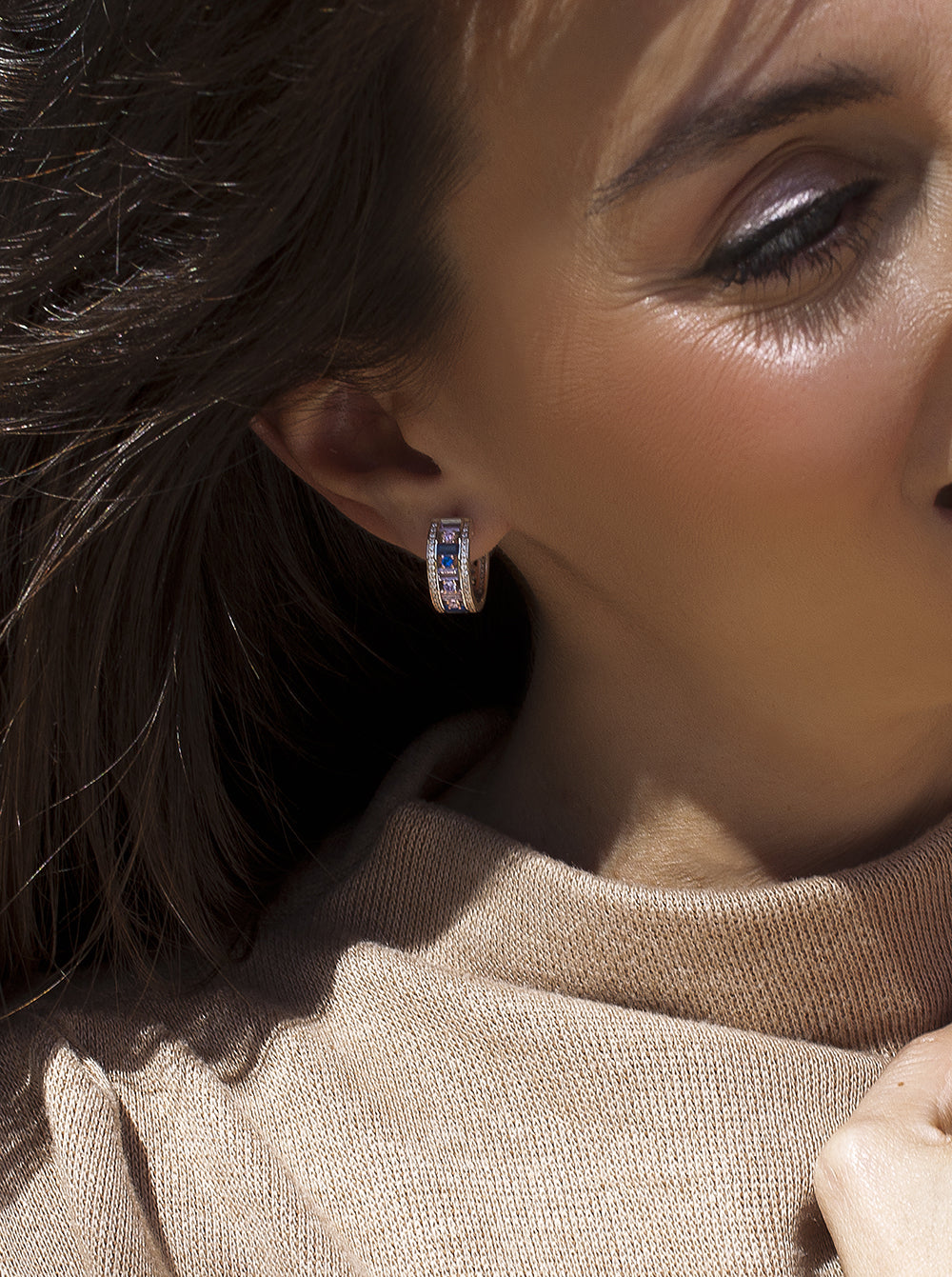 Pendientes aro pequeños diseño carril de gemas multicolor-LINEARGENT