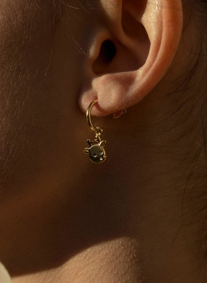 Boucles d'oreillesavec motif de bouclespendentifs  avec pendentifs  avec zircons