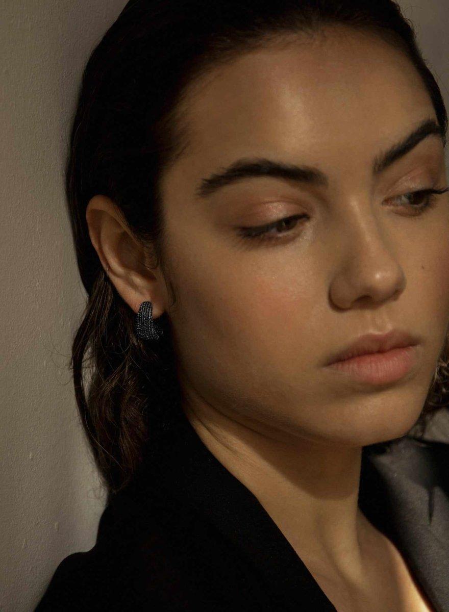 Boucles d'oreilles créoles design épais avec sertissage total de zircons LINEARGENT