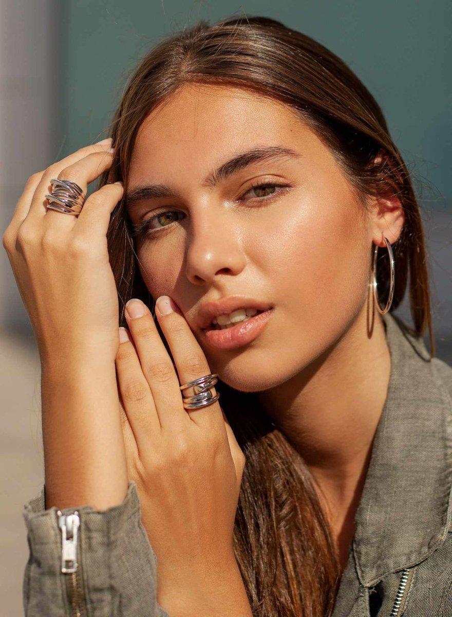 grandes  boucles d'oreilles créoles design tubulaire avec LINEARGENT