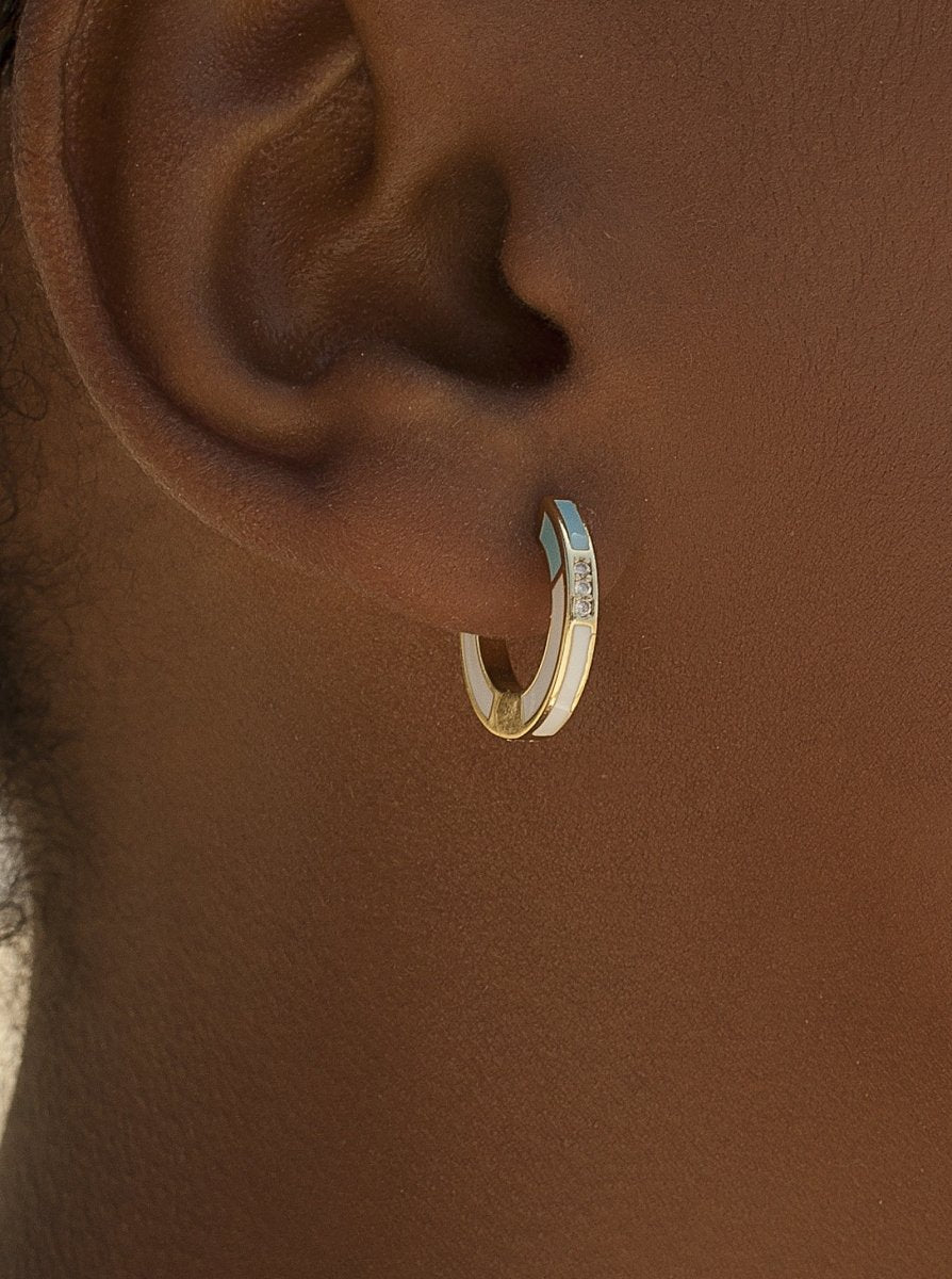 Pendientes aros pequeños diseño esmalte bicolor y circonitas-LINEARGENT