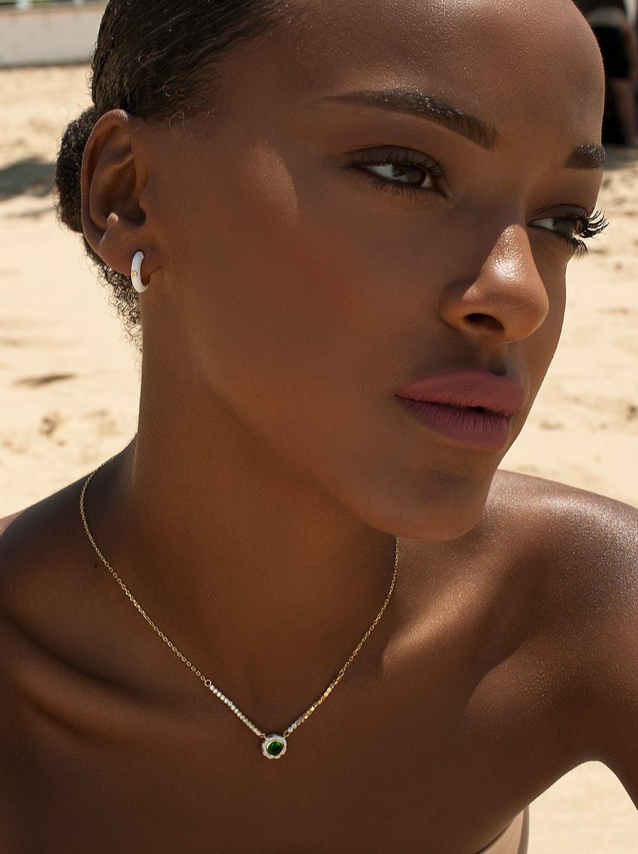 earrings hoops small design varnish tone White and zirconia central