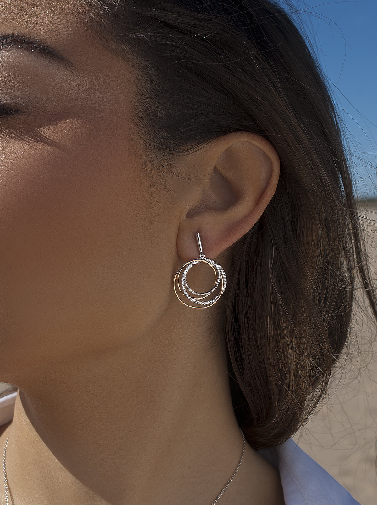 Pendientes bicolor diseño círculos entrelazados