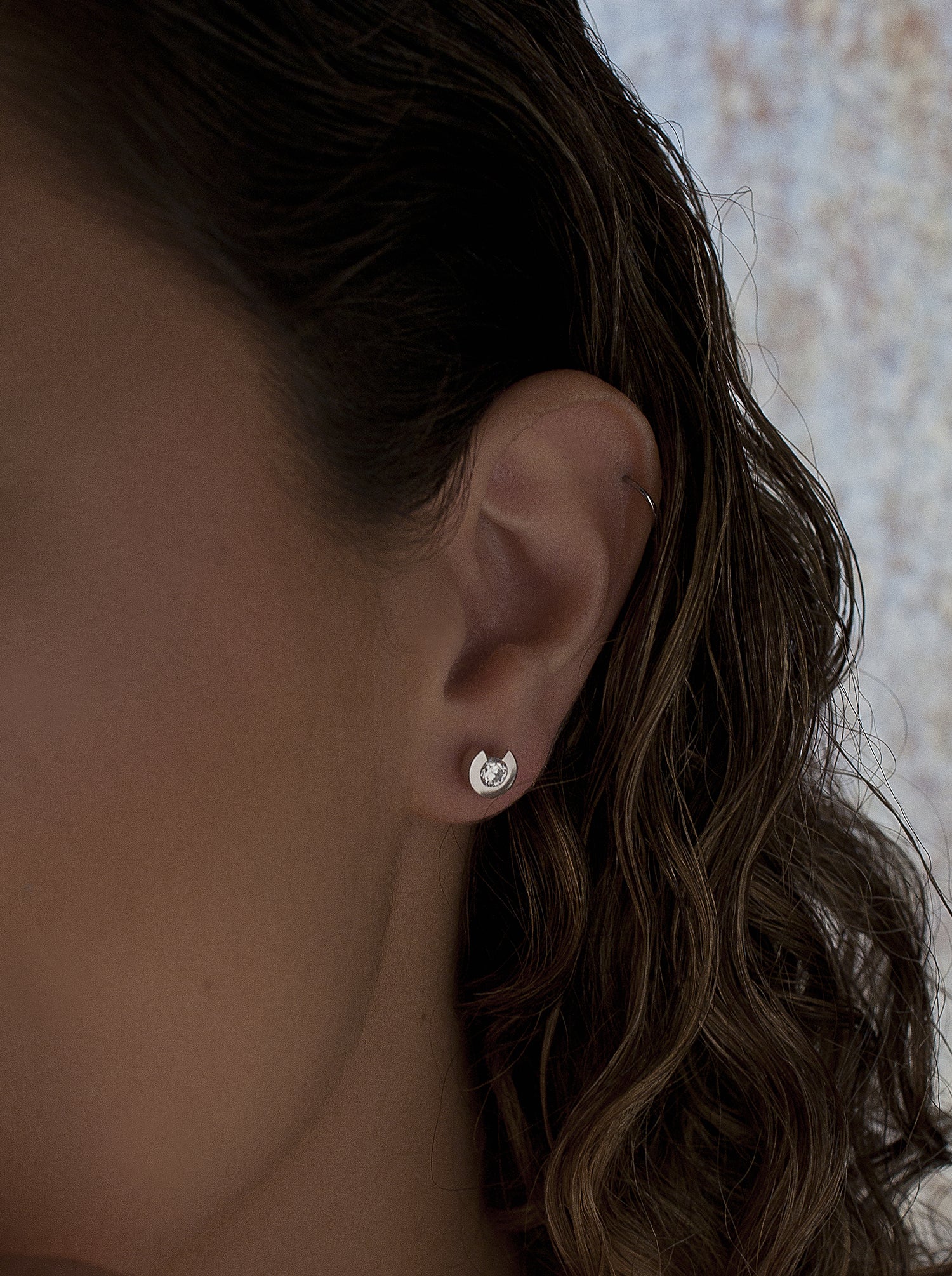 Boucles d'oreilles bouton semi-ouvert et zirconLINEARGENT