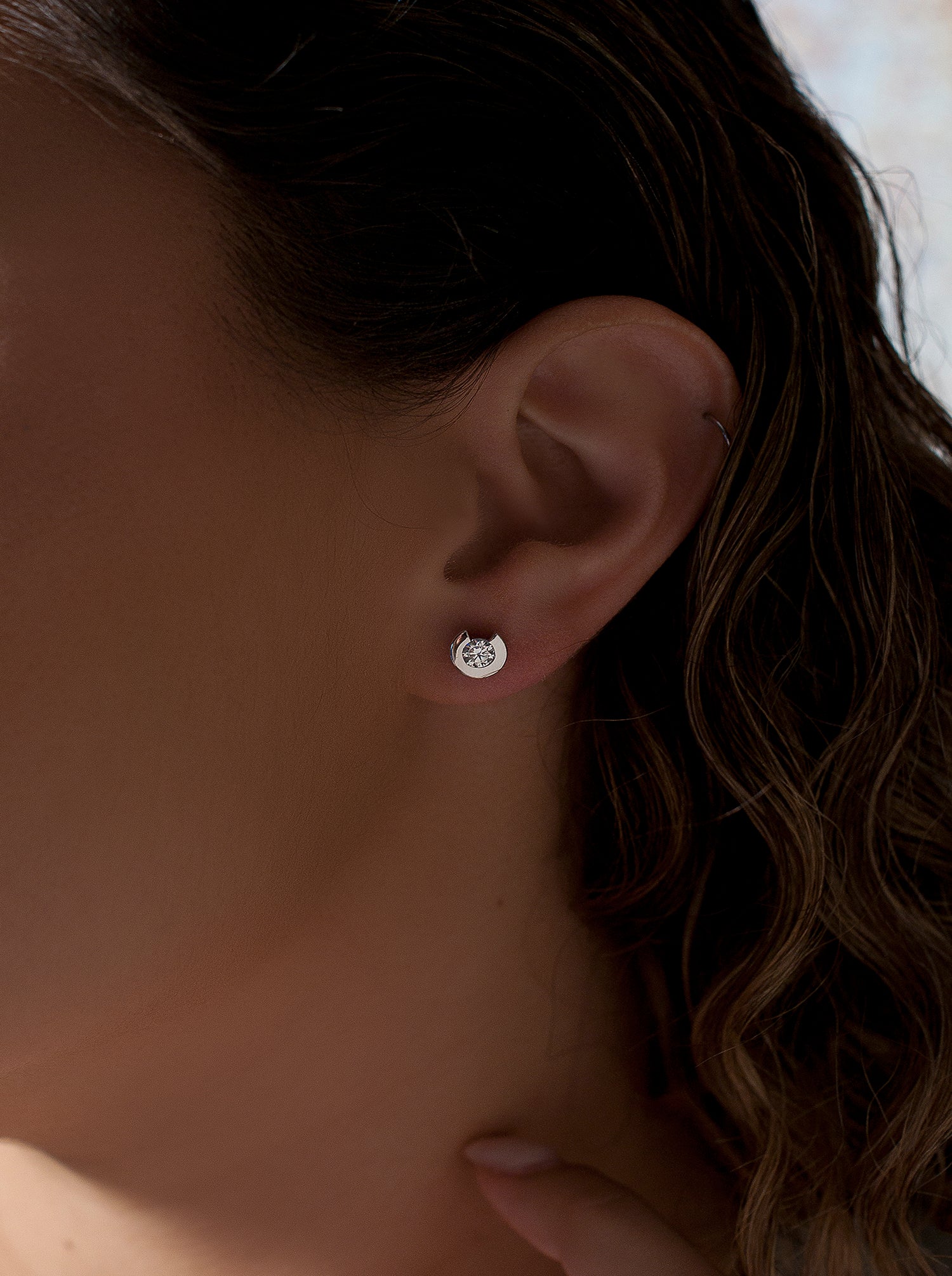 Boucles d'oreilles bouton semi-ouvert et zirconLINEARGENT