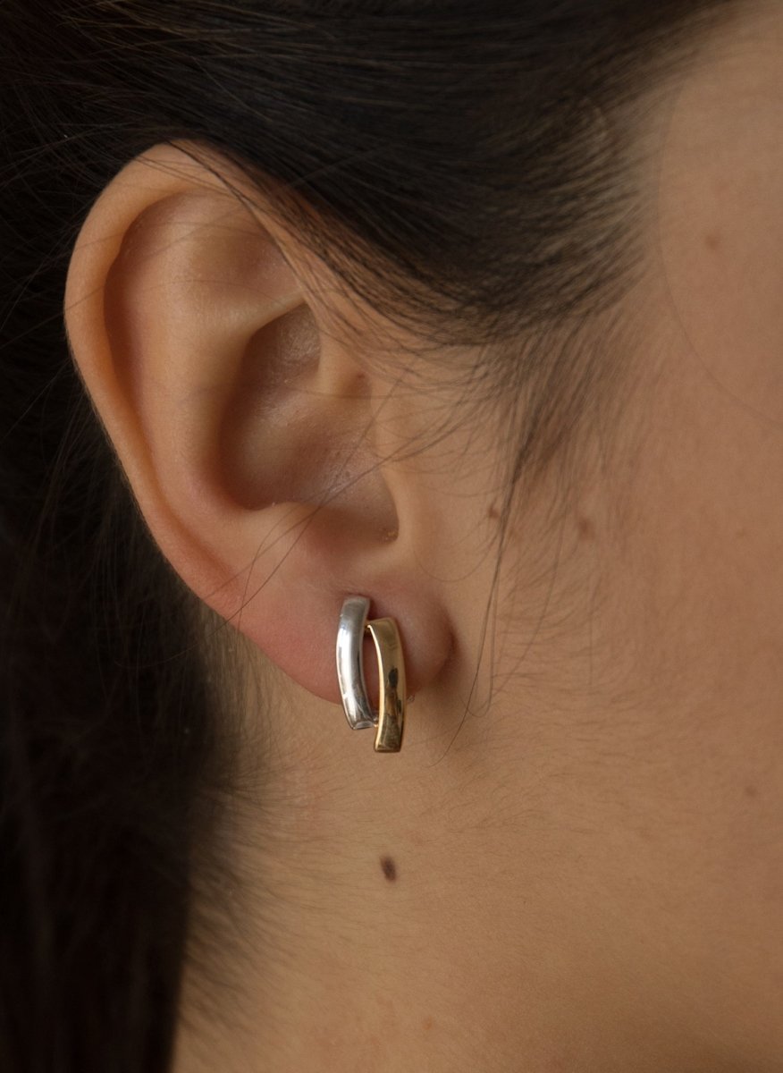 earrings two-coloromega clasp design LINEARGENT