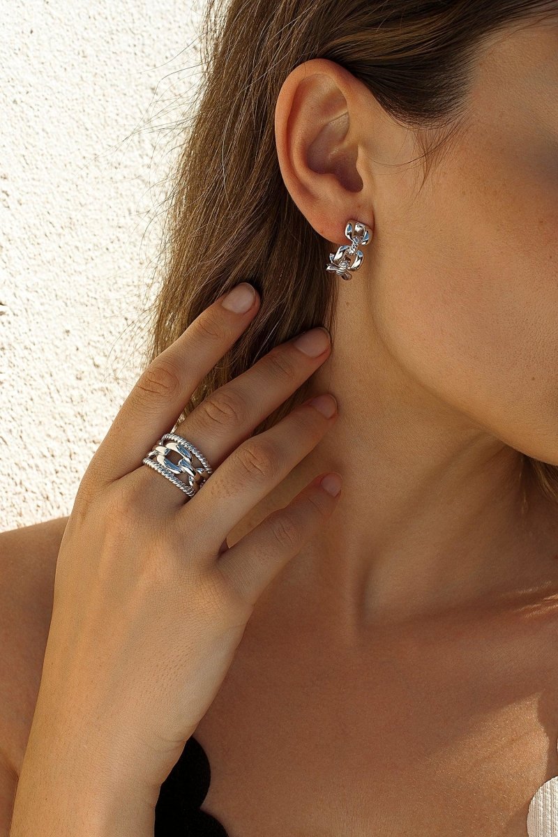 Boucles d'oreilles fermeture omega design chaîne semi-ouverte