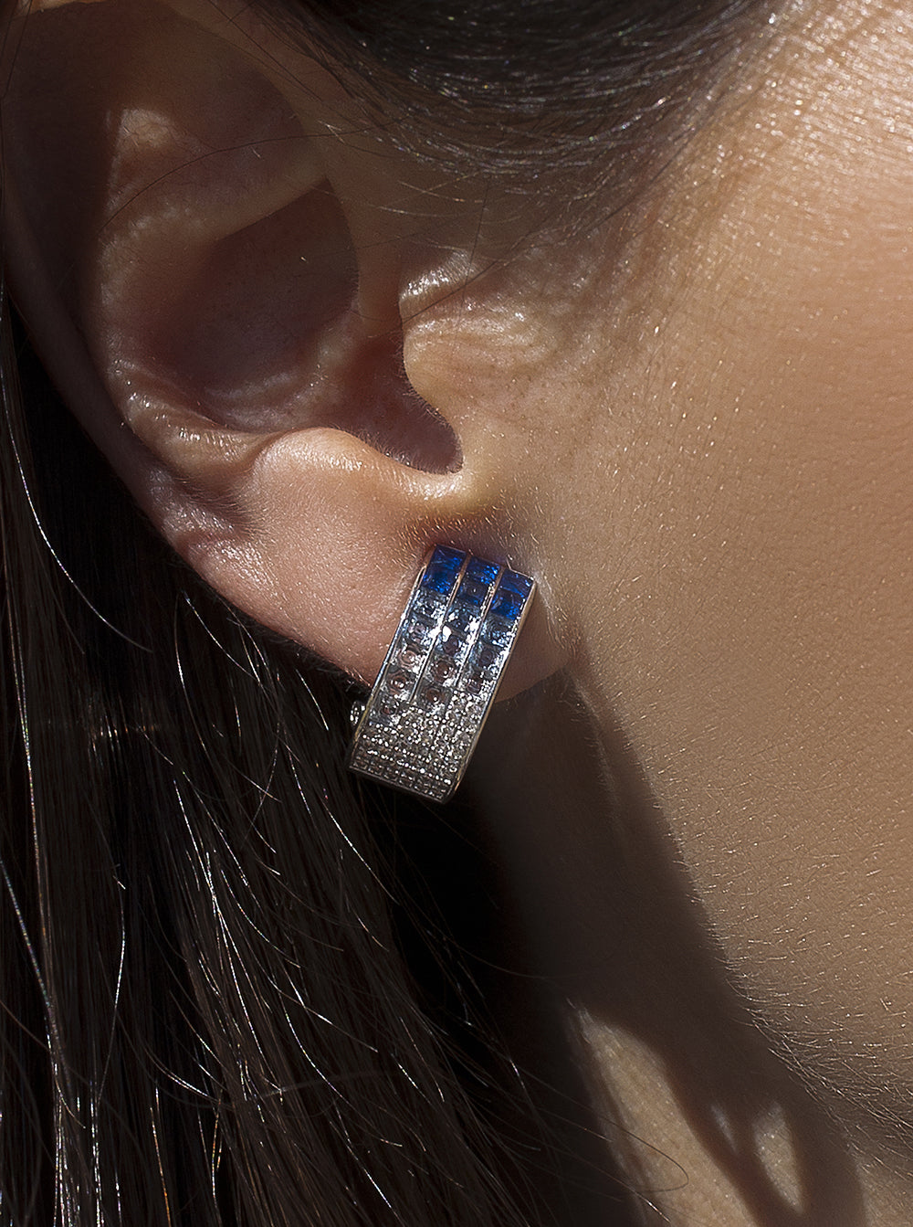 Pendientes cierre omega triple raíl tonos azules-LINEARGENT