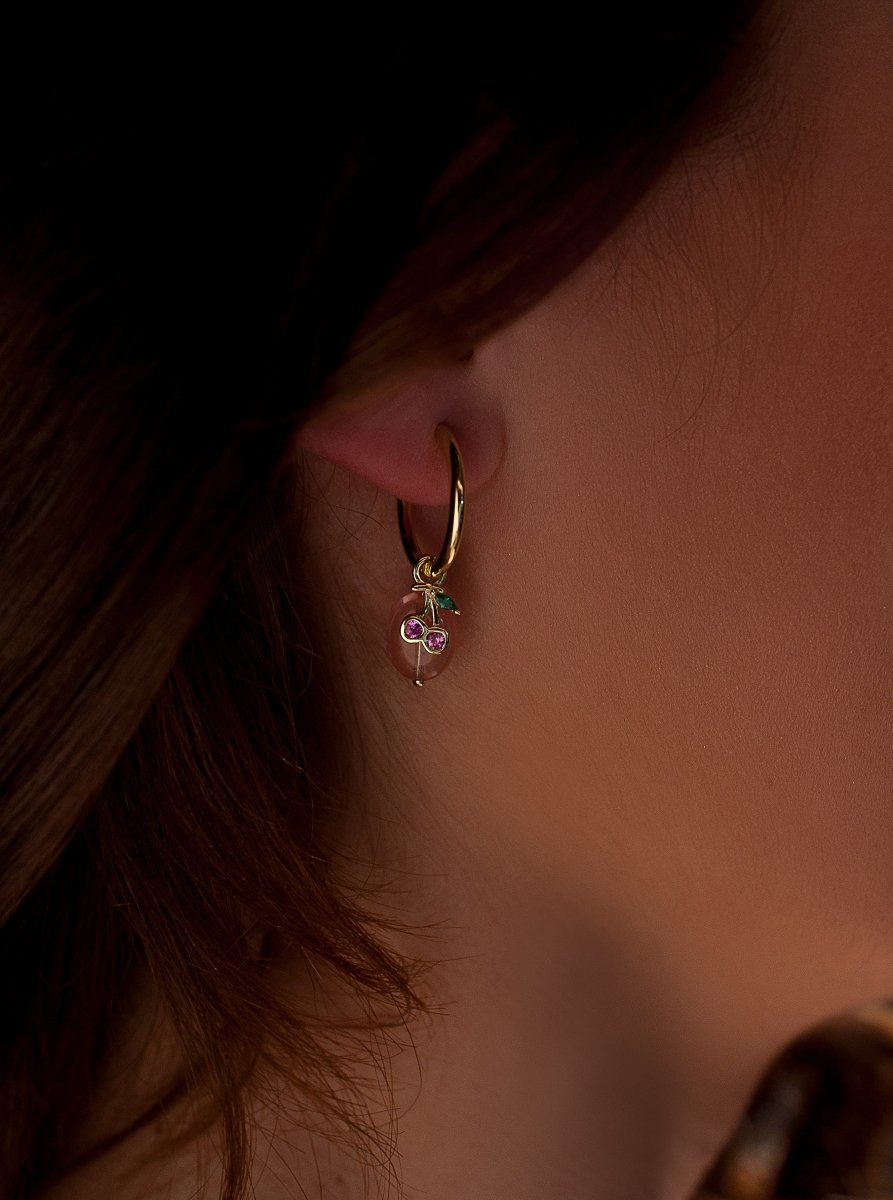 Pendientes con colgantes de plata charm de cereza con circonitas y piedras semipreciosas