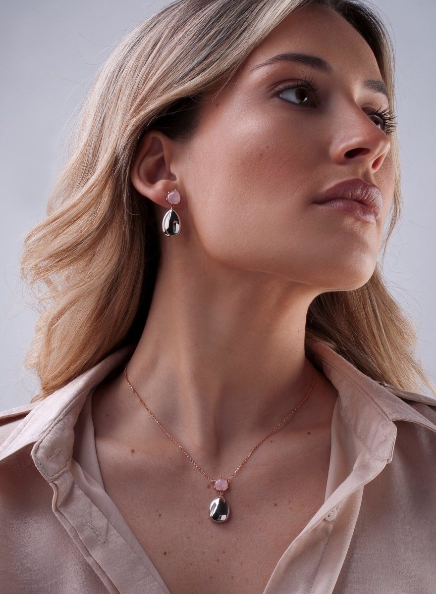 Pendientes de piedra natural diseño de plata lisa y cuarzo rosa