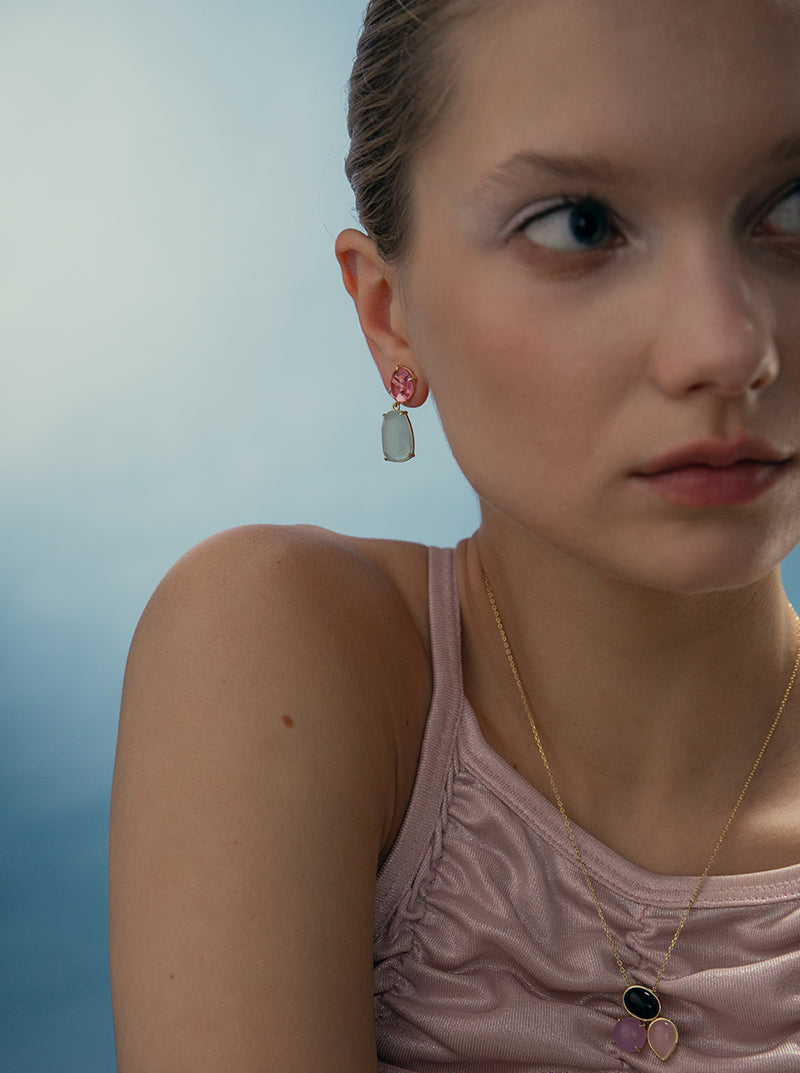 Boucles d'oreilles de pierres  tonalité vert laiteux