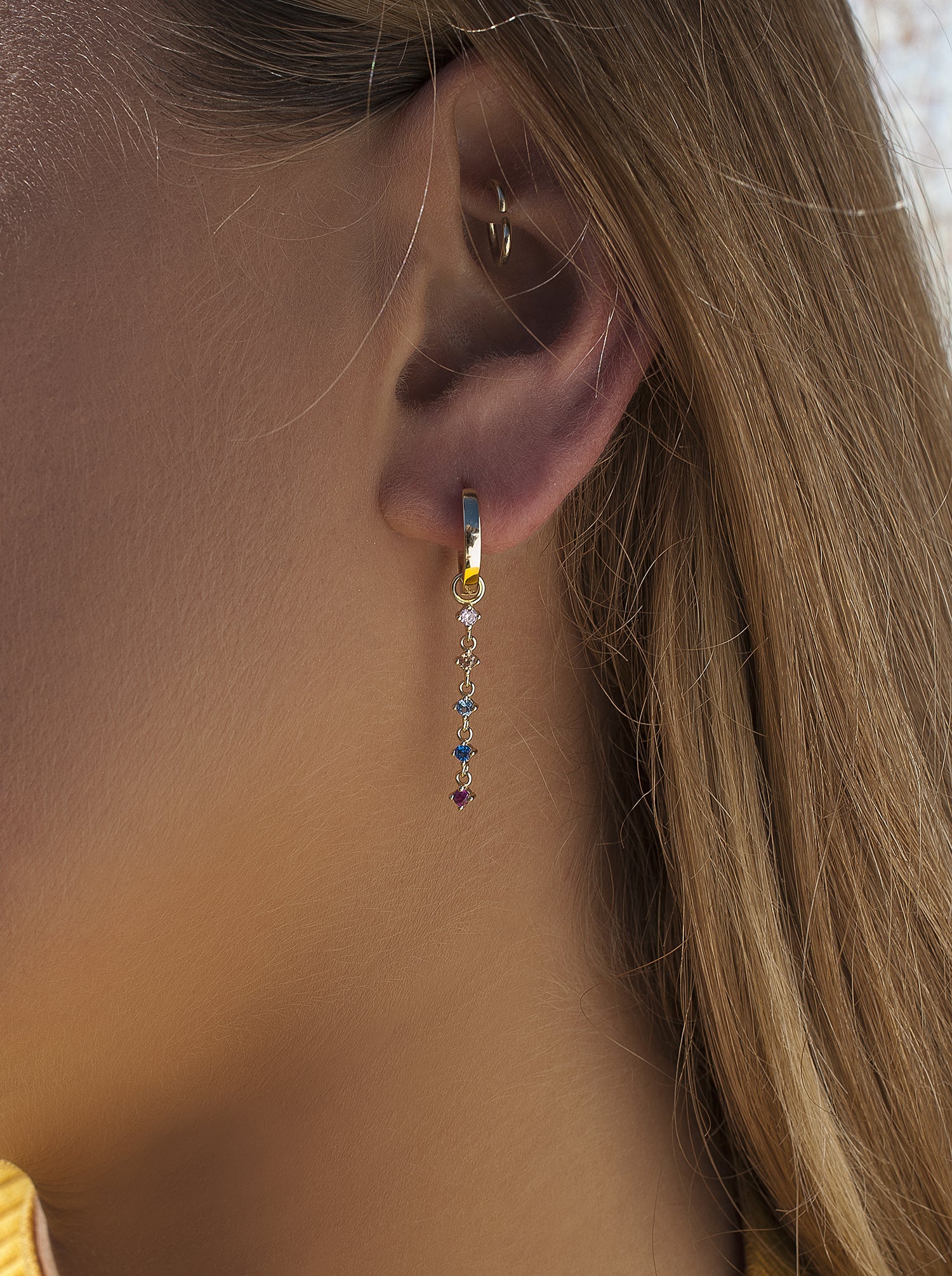 Pendientes de plata con colgantes estilo aro con gemas multicolor