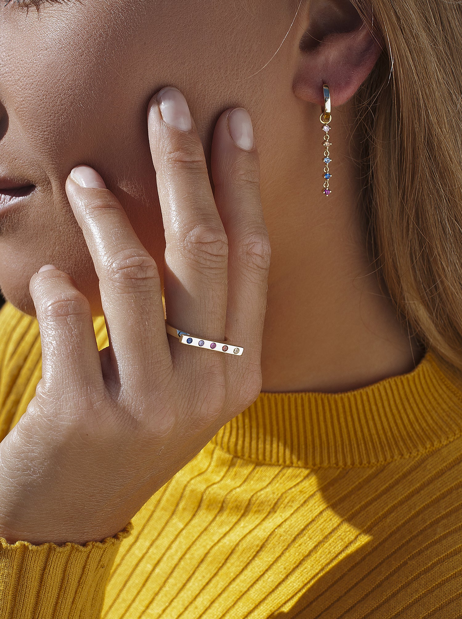 Pendientes de plata con colgantes estilo aro con gemas multicolor