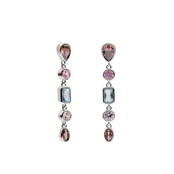 Pendientes largos con piedras en tonos románticos