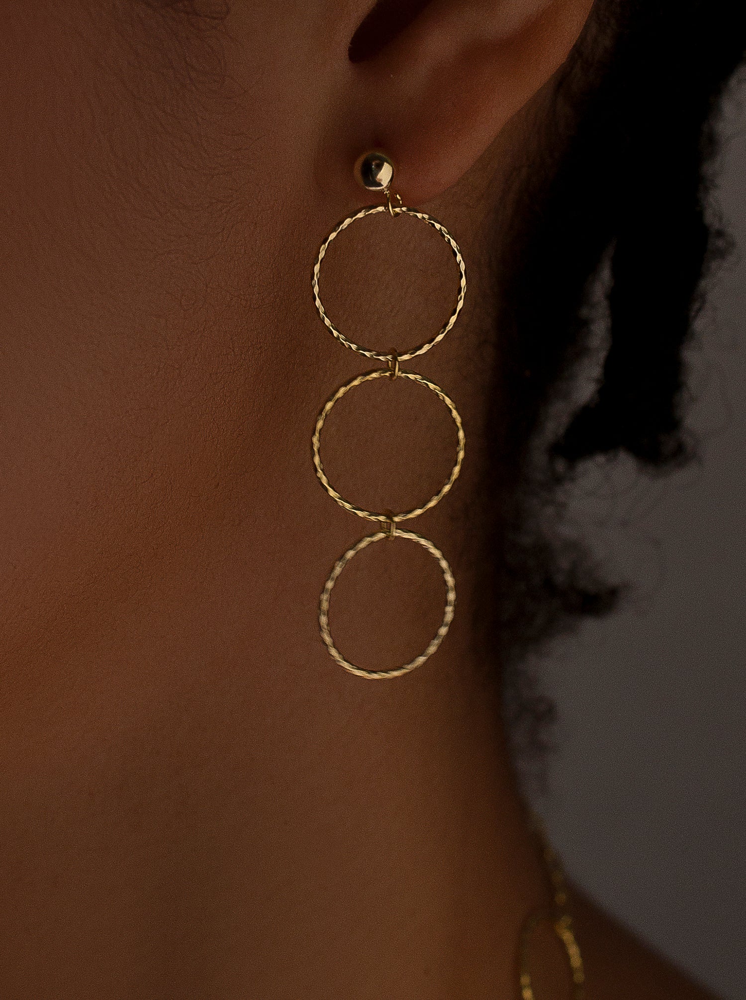 Pendientes largos de plata bañada en oro diseño aros-LINEARGENT