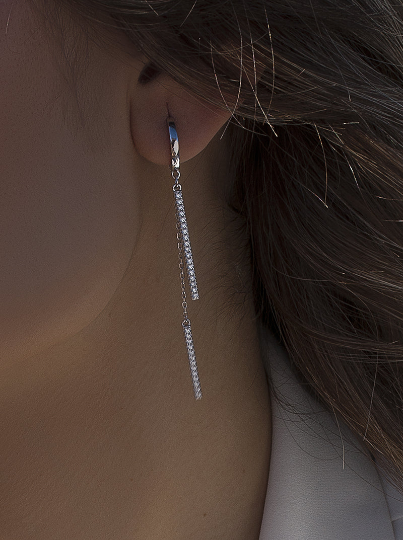 Pendientes largos estilo aro con detalle rígido de circonitas-LINEARGENT