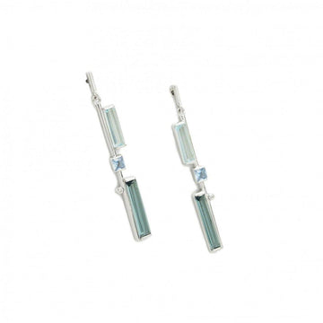 Pendientes largos finos de plata con gemas en tonos fíos