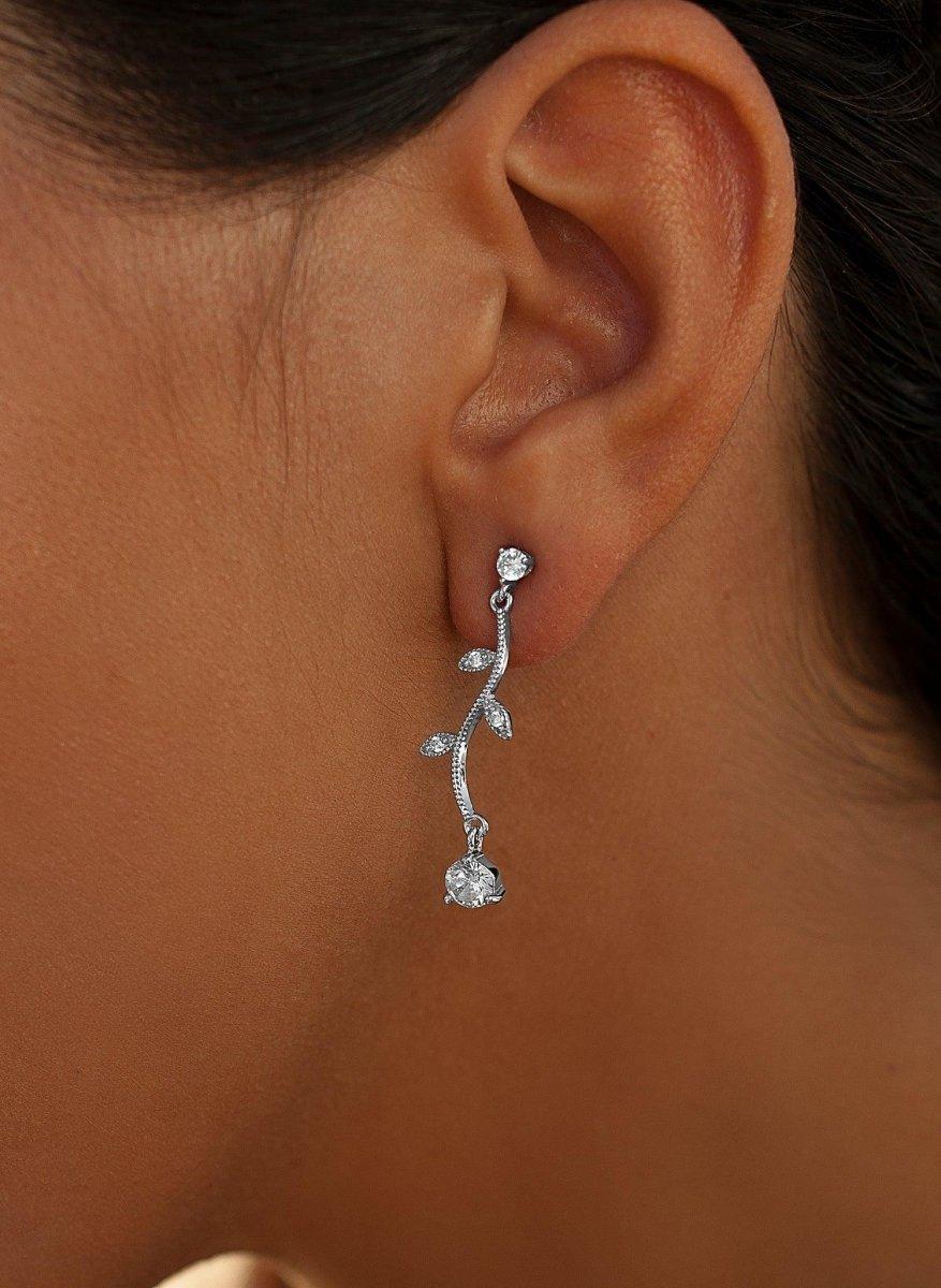 Boucles d'oreilles longs fins design nature avec LINEARGENT