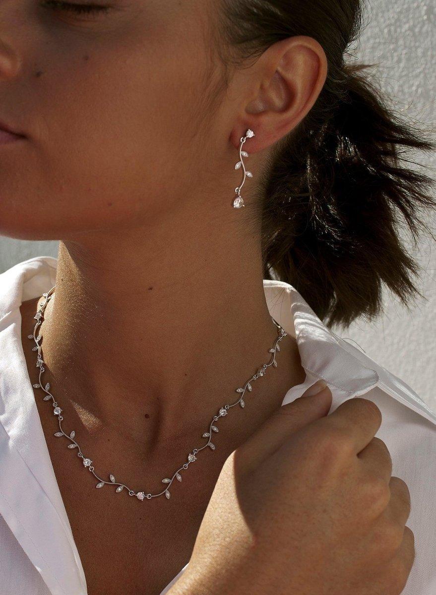 Boucles d'oreilles longs fins design nature avec LINEARGENT