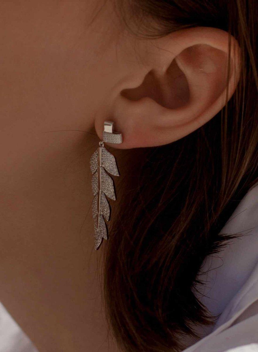 Pendientes largos plata brillantes con diseño de hoja-LINEARGENT