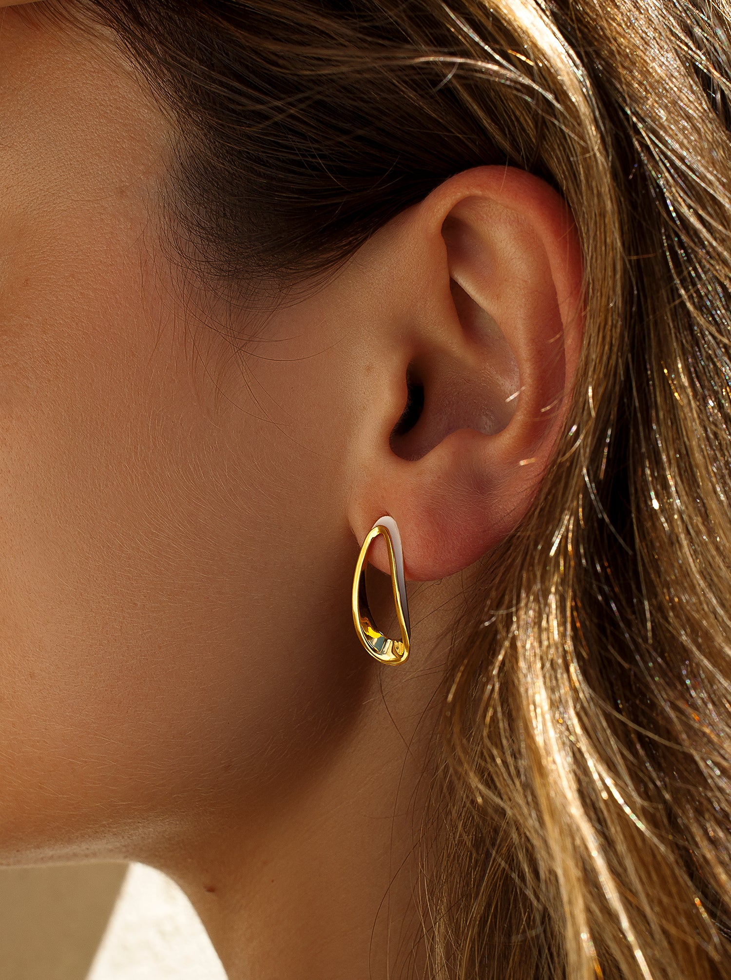 Pendientes originales de plata diseño irregular con esmalte blanco