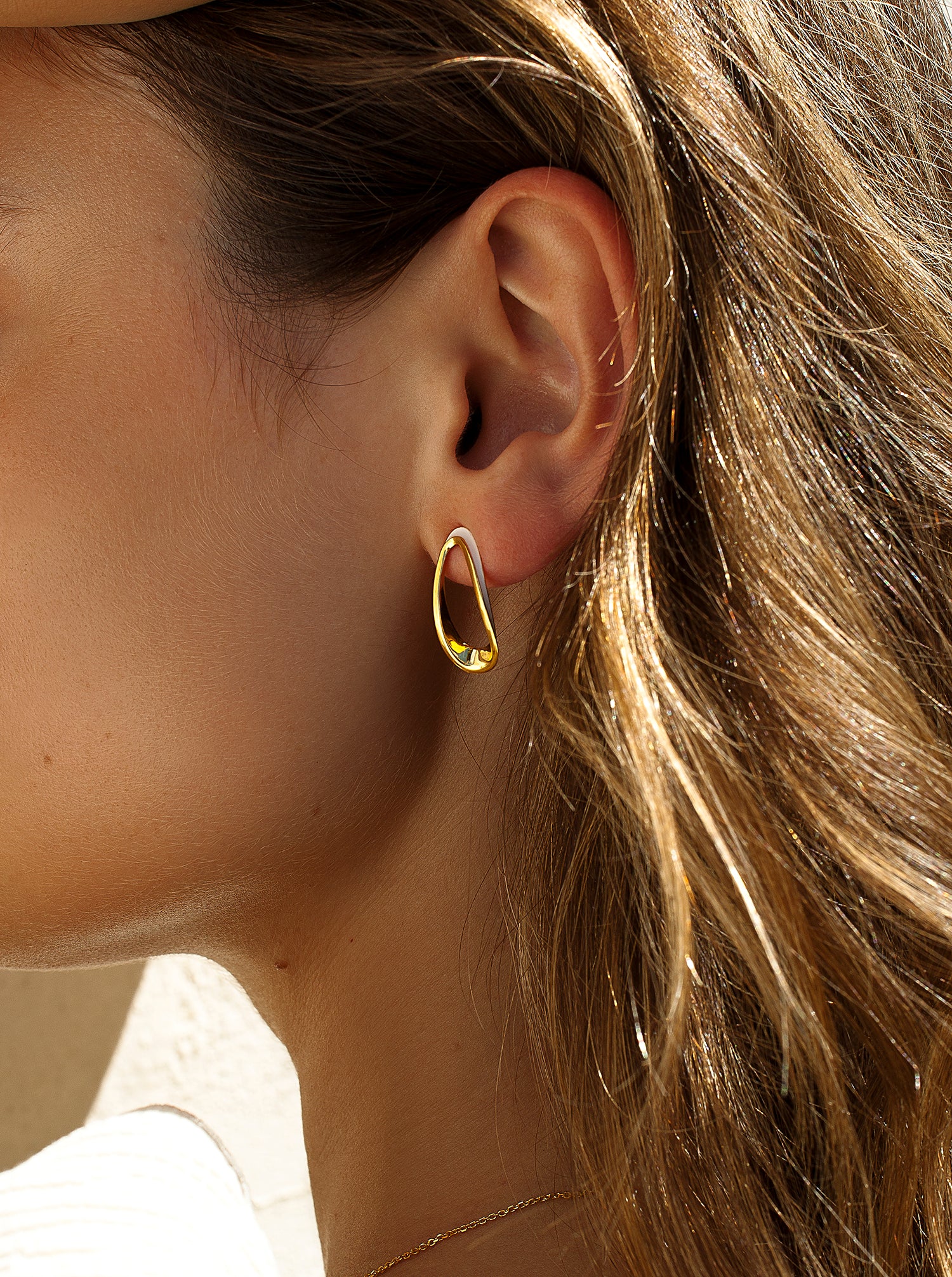 Pendientes originales de plata diseño irregular con esmalte blanco