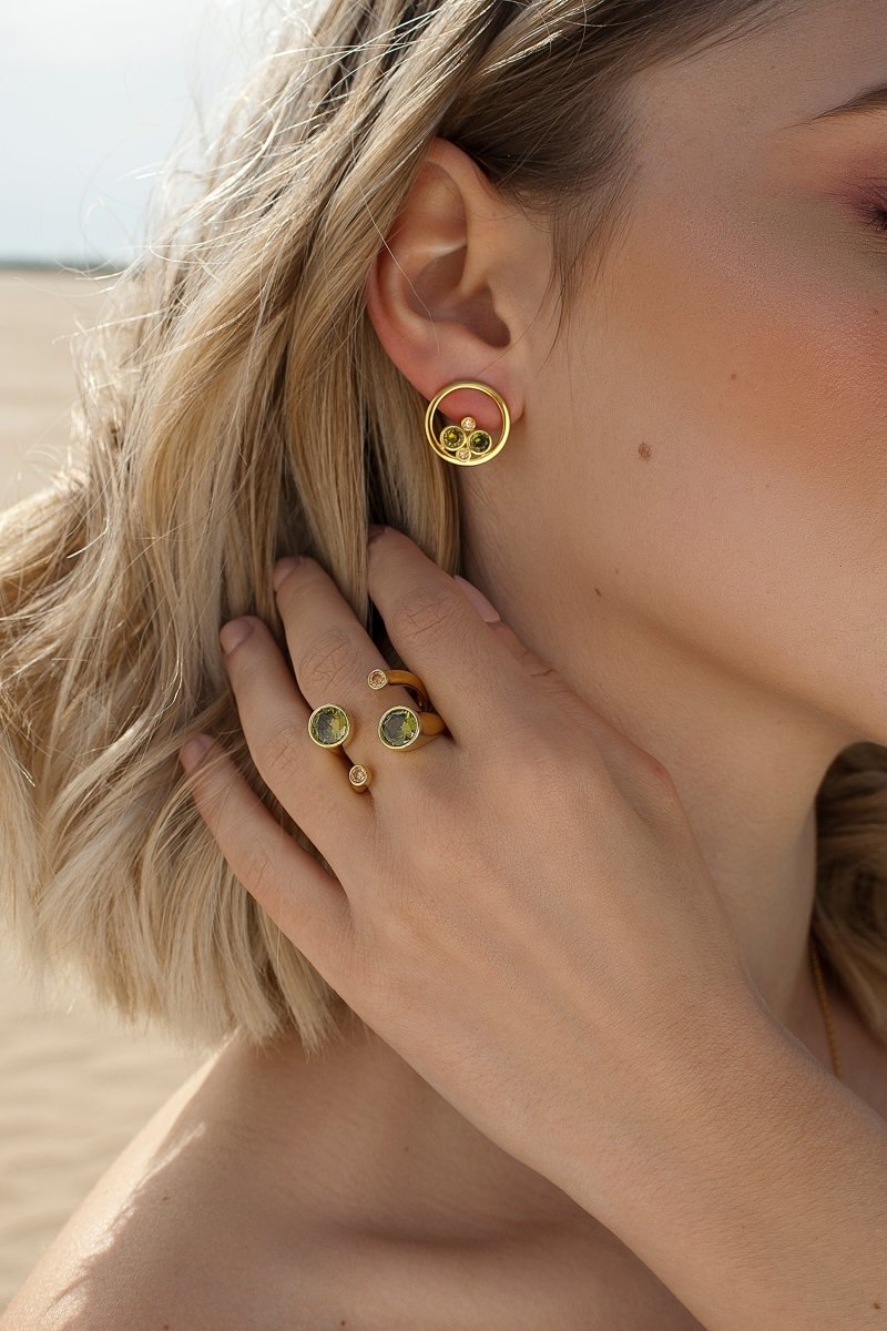 Pendientes originales diseño circular con cuatro gemas