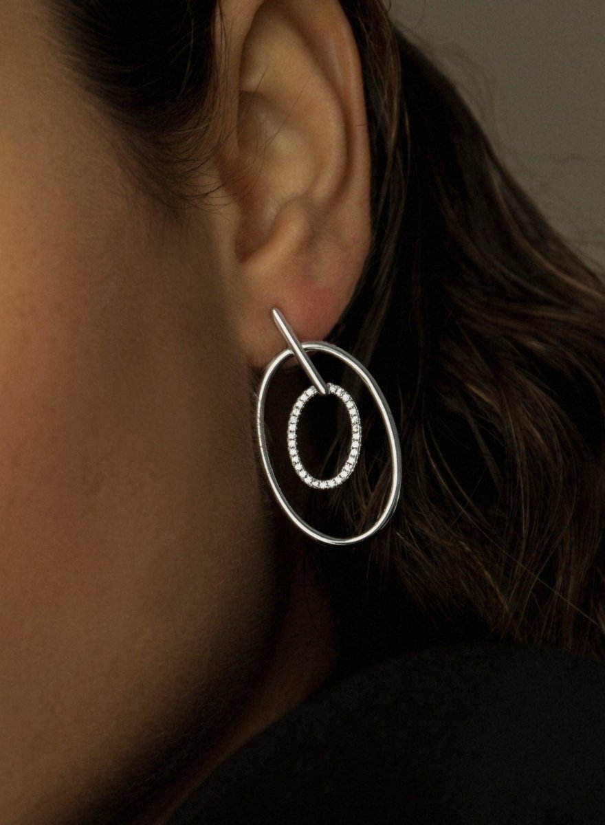 Pendientes originales diseño de doble aro ovalado con circonitas-LINEARGENT