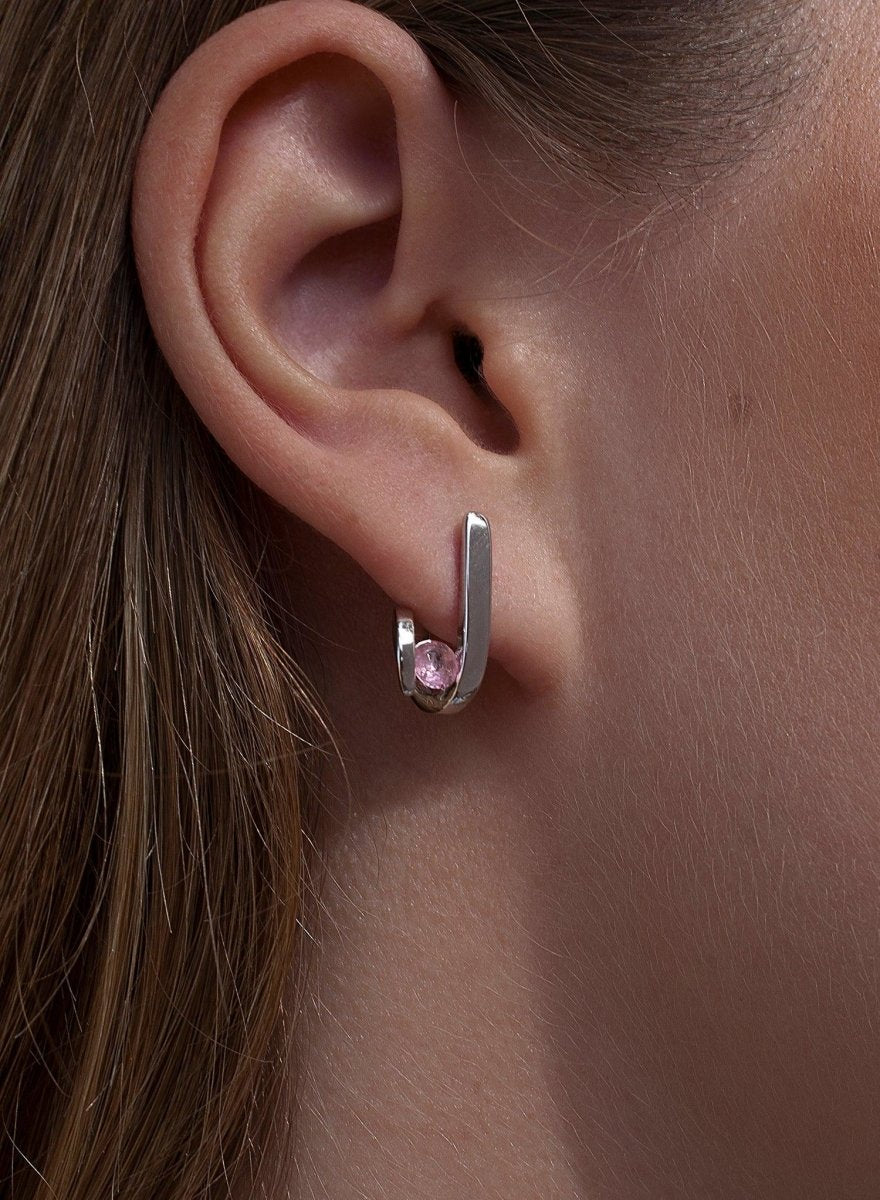 Pendientes originales diseño zig-zag con gema en tono rosa-LINEARGENT