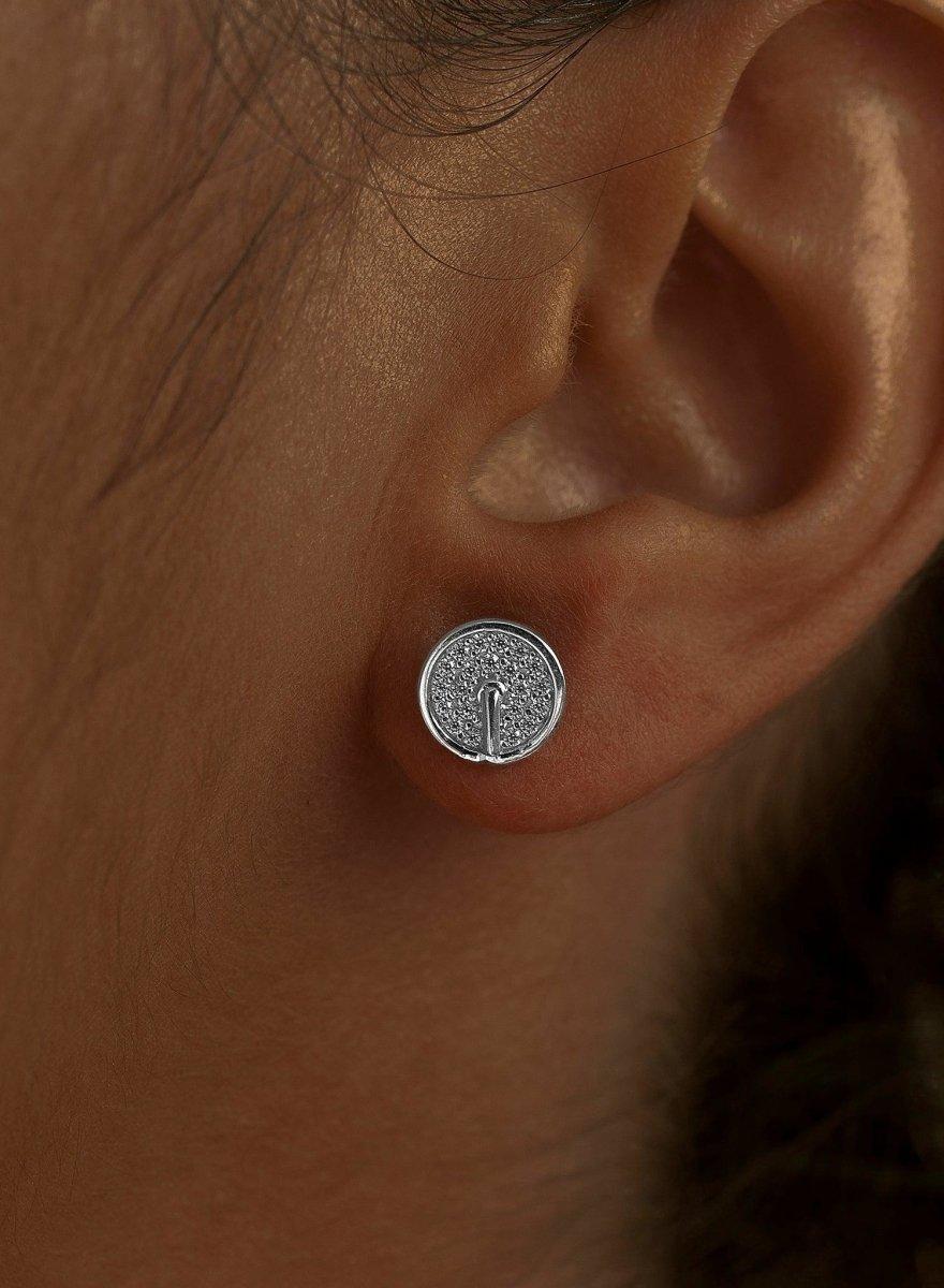 Pendientes pequeños brillantes diseño de hebilla redonda-LINEARGENT