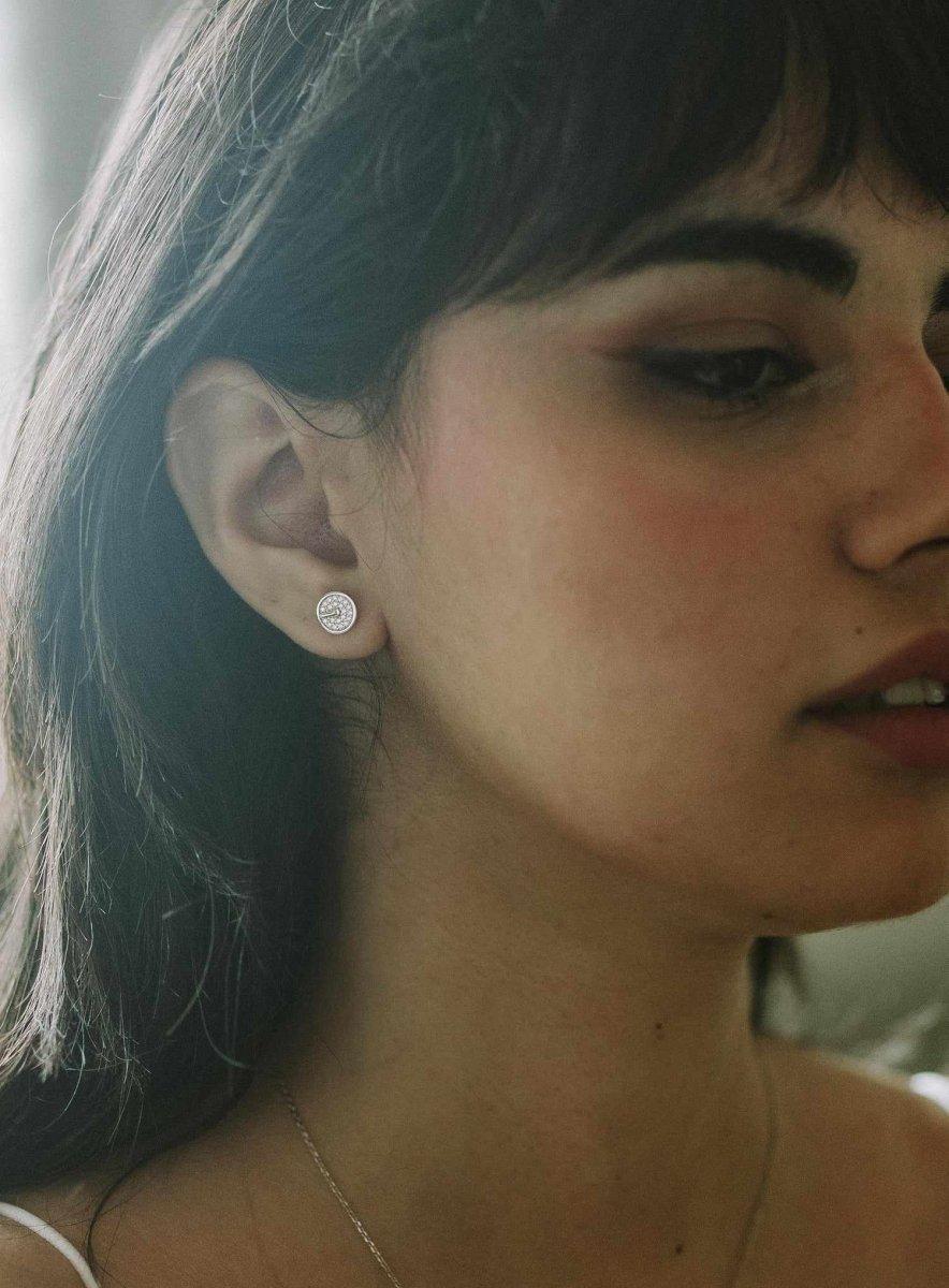 Boucles d'oreilles petits brillants design de LINEARGENT