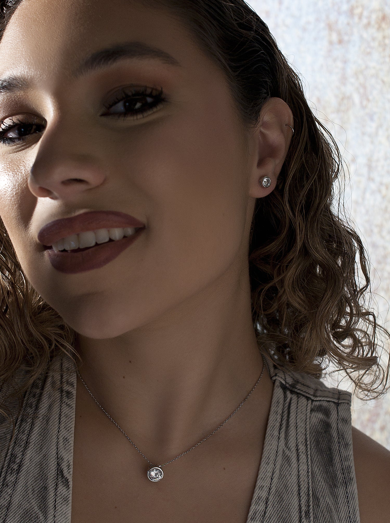 Pendientes pequeños diseño circular con circonita-LINEARGENT