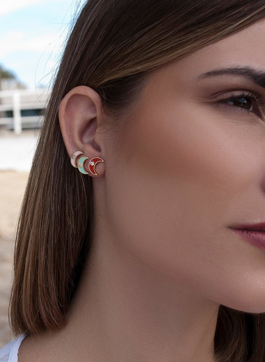 Pendientes pequeños en plata diseño luna esmalte rosa