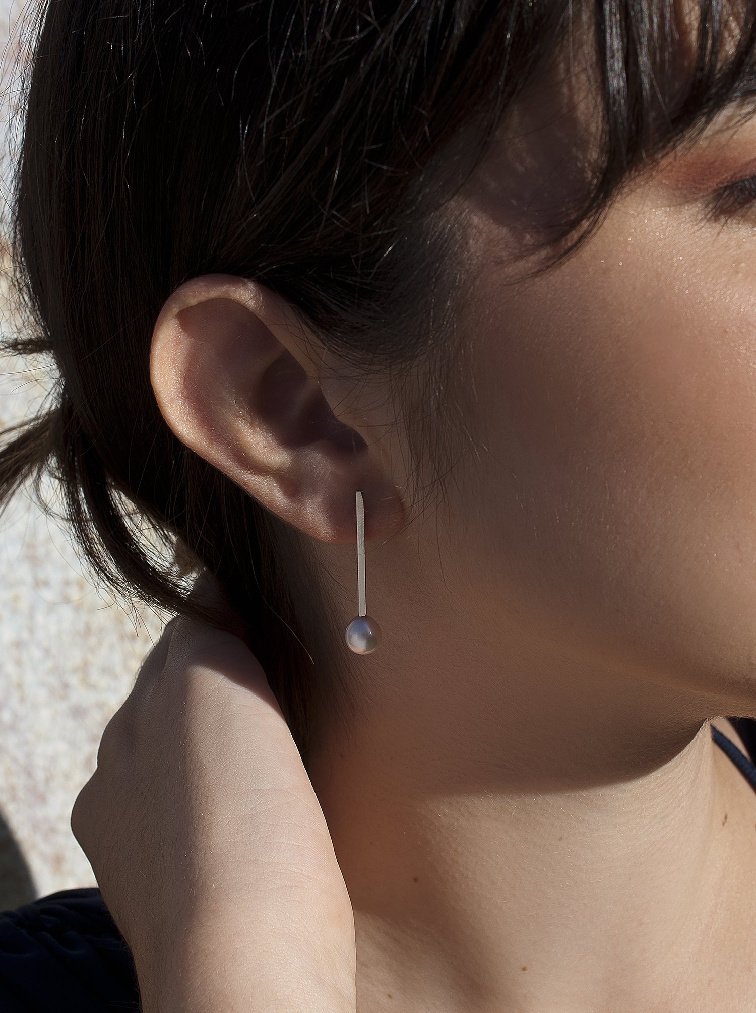 Pendientes perla de plata estilo minimalista