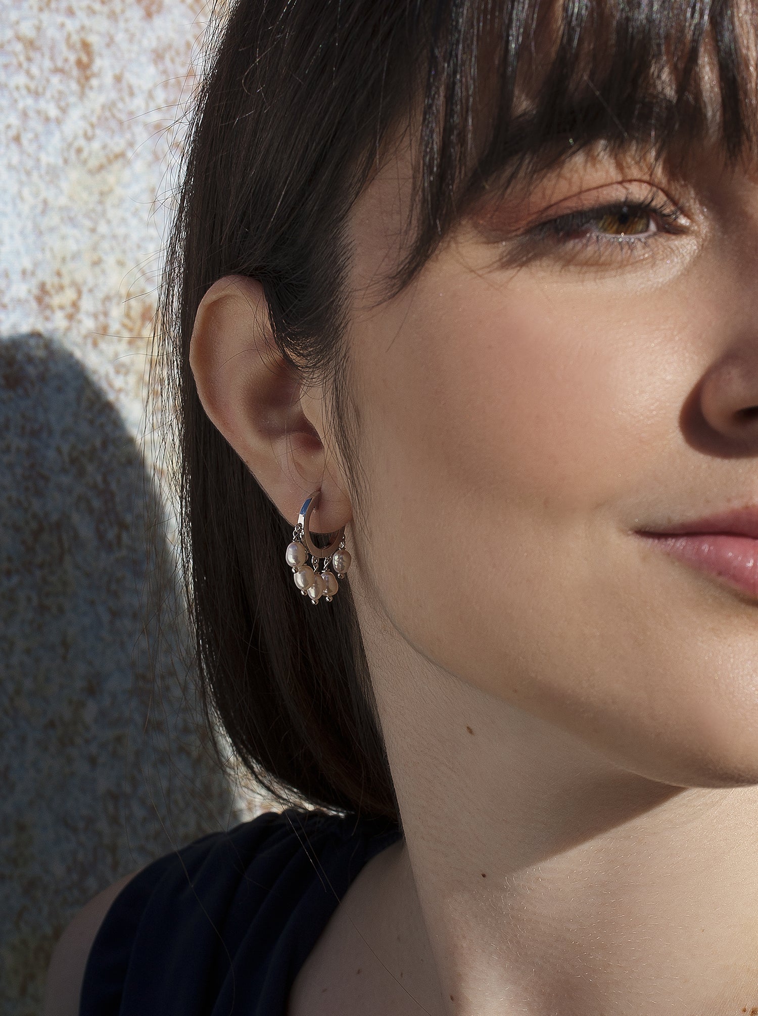 Pendientes perla diseño aro de plata con perlas colgando