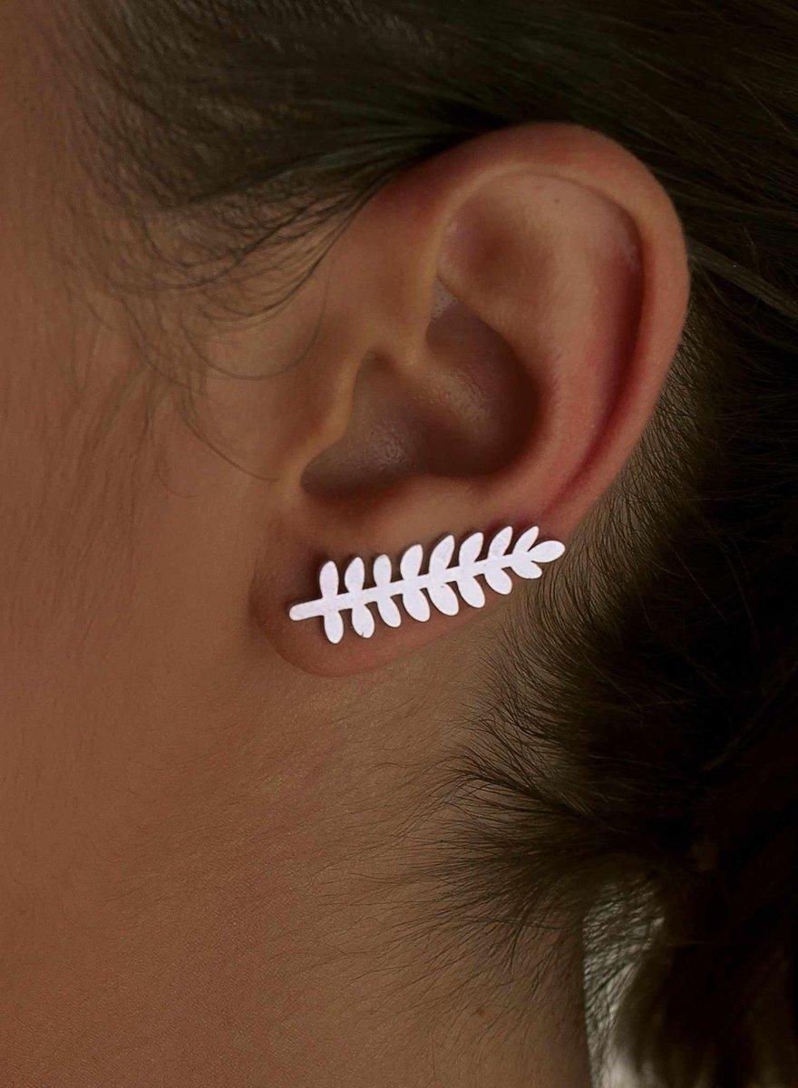 boucles d'oreilles grimpeurs de argent lisse design de LINEARGENT