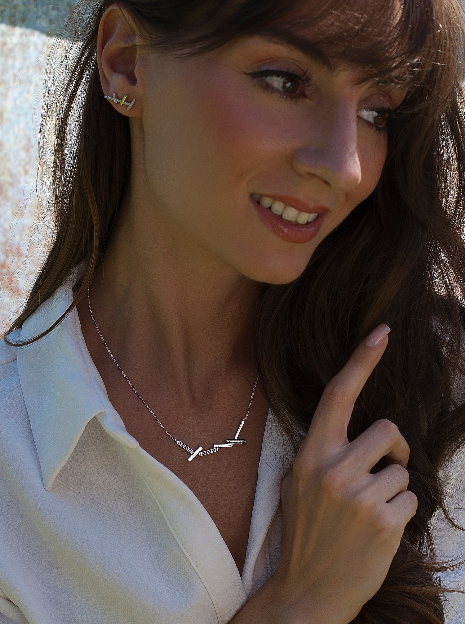 Boucles d'oreilles grimpeurs design minimaliste avec zirconsLINEARGENT