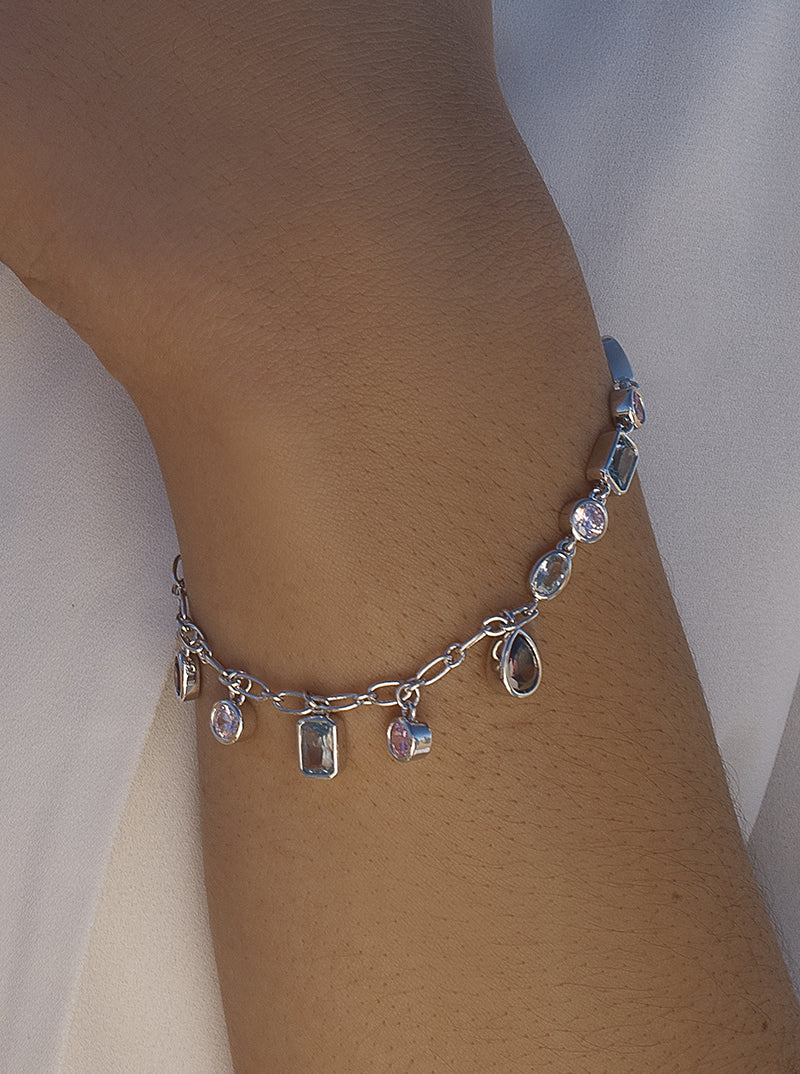 Pulsera con piedras colgantes en tonos románticos-LINEARGENT