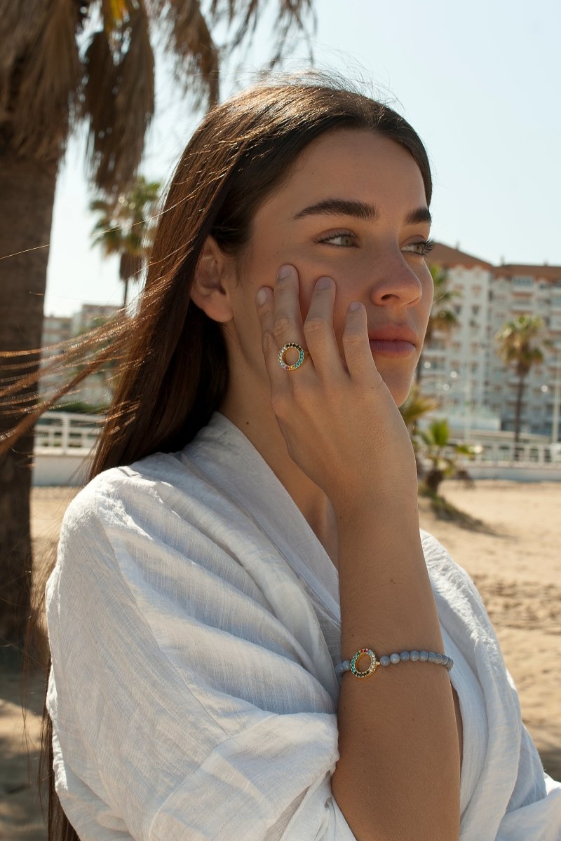Pulsera de bolas con motivo central circular dorado-LINEARGENT