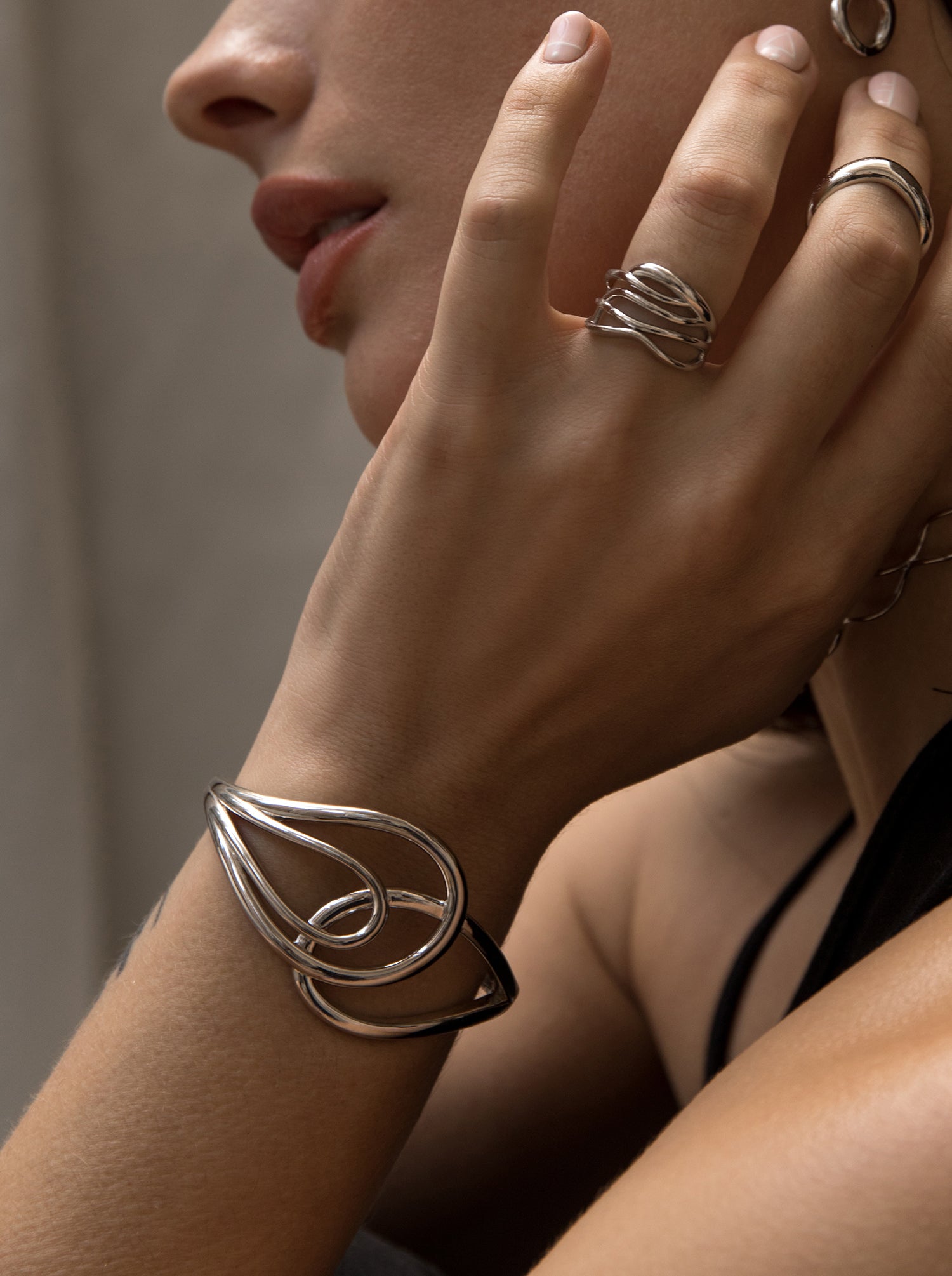 bracelet bracelet design irregular in smooth silver