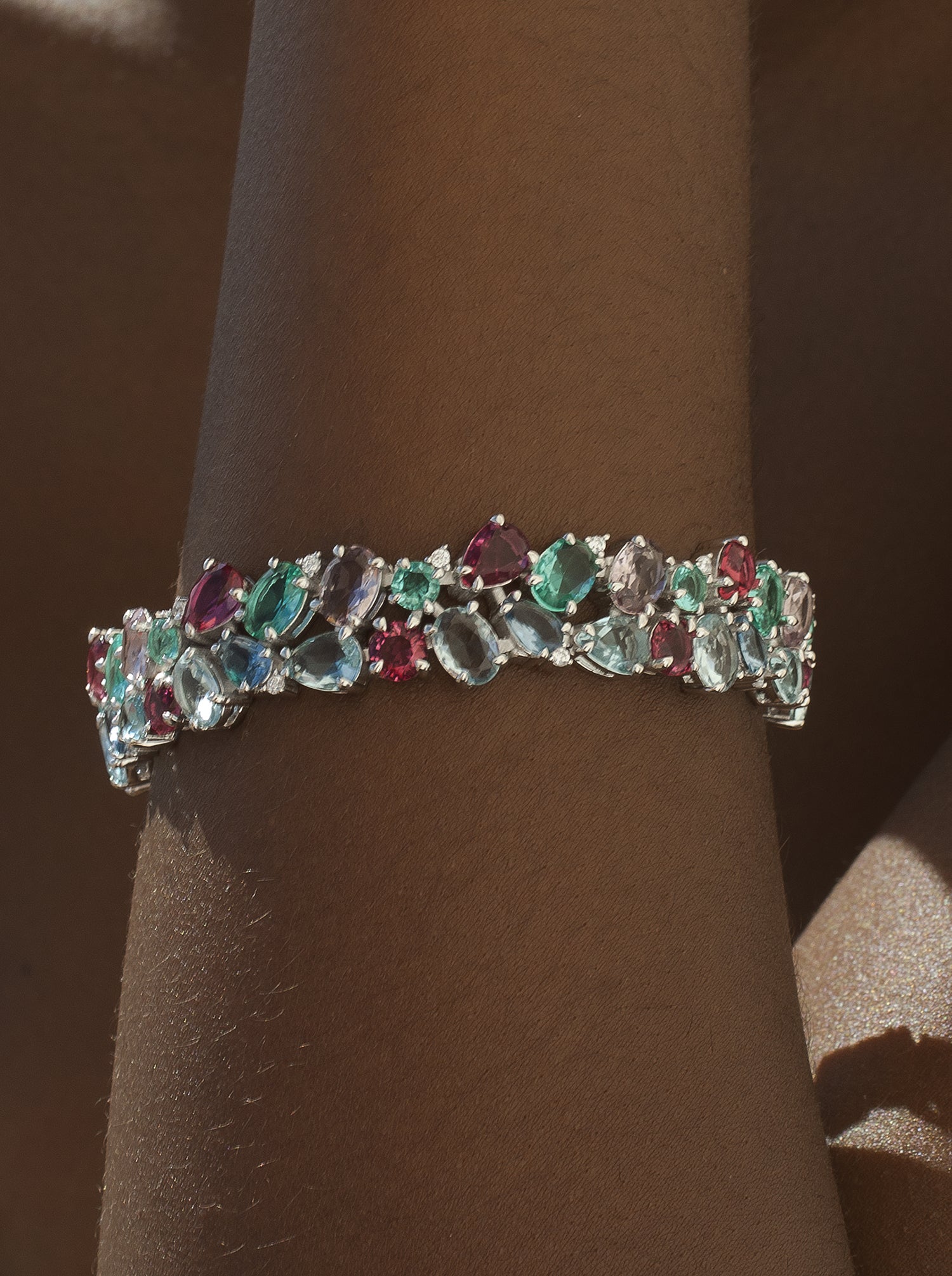 Pulseras con piedras de colores diseño tonos verdes-LINEARGENT