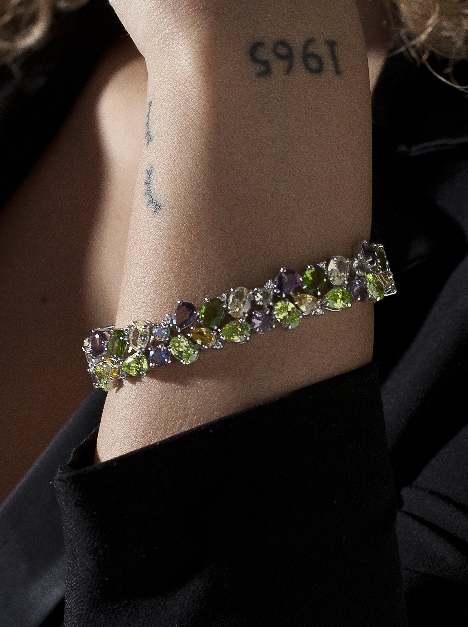 Pulseras con piedras diseño mosaico en tonos verdes-LINEARGENT